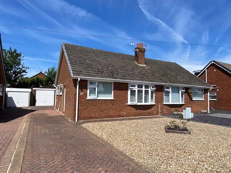 2 bed semidetached bungalow for sale in Sevenoaks Drive, Thornton