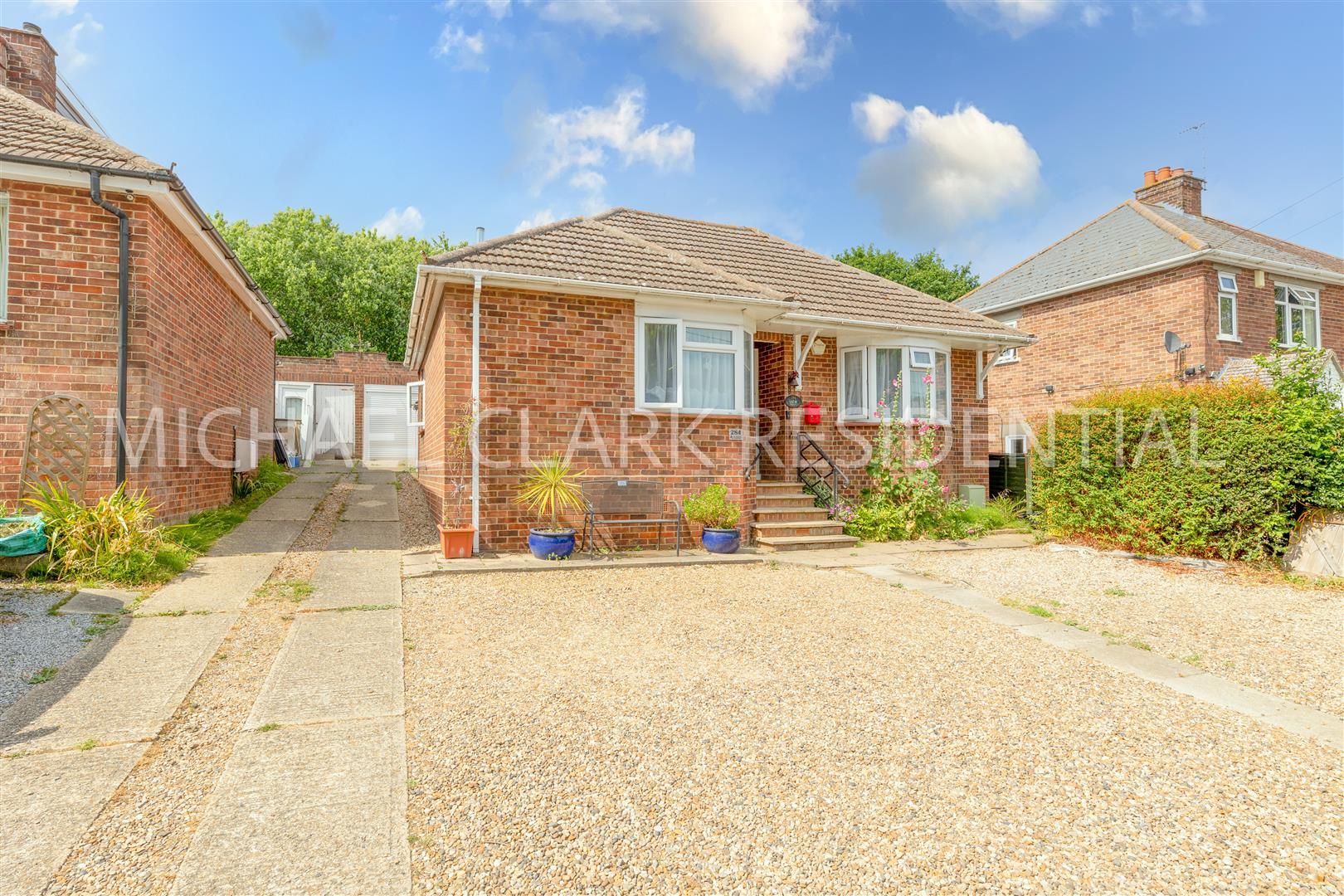 2 bed detached bungalow for sale in Harwich Road, Colchester CO4 Zoopla