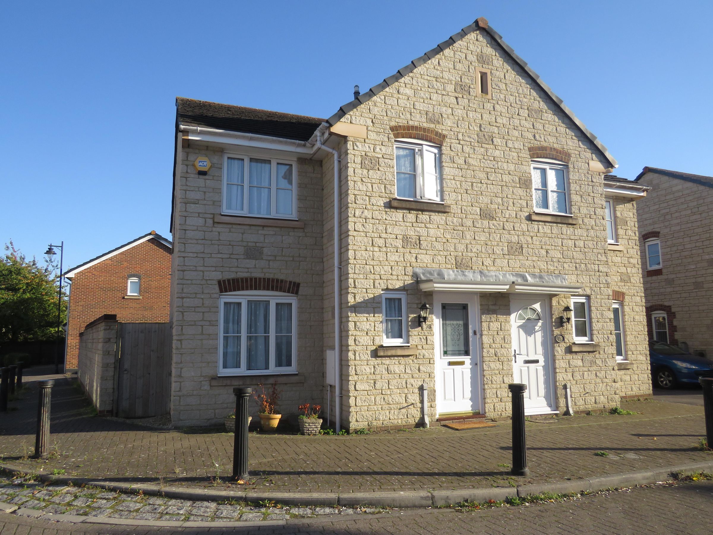 3 bed property to rent in Springfield Drive, Calne SN11 Zoopla