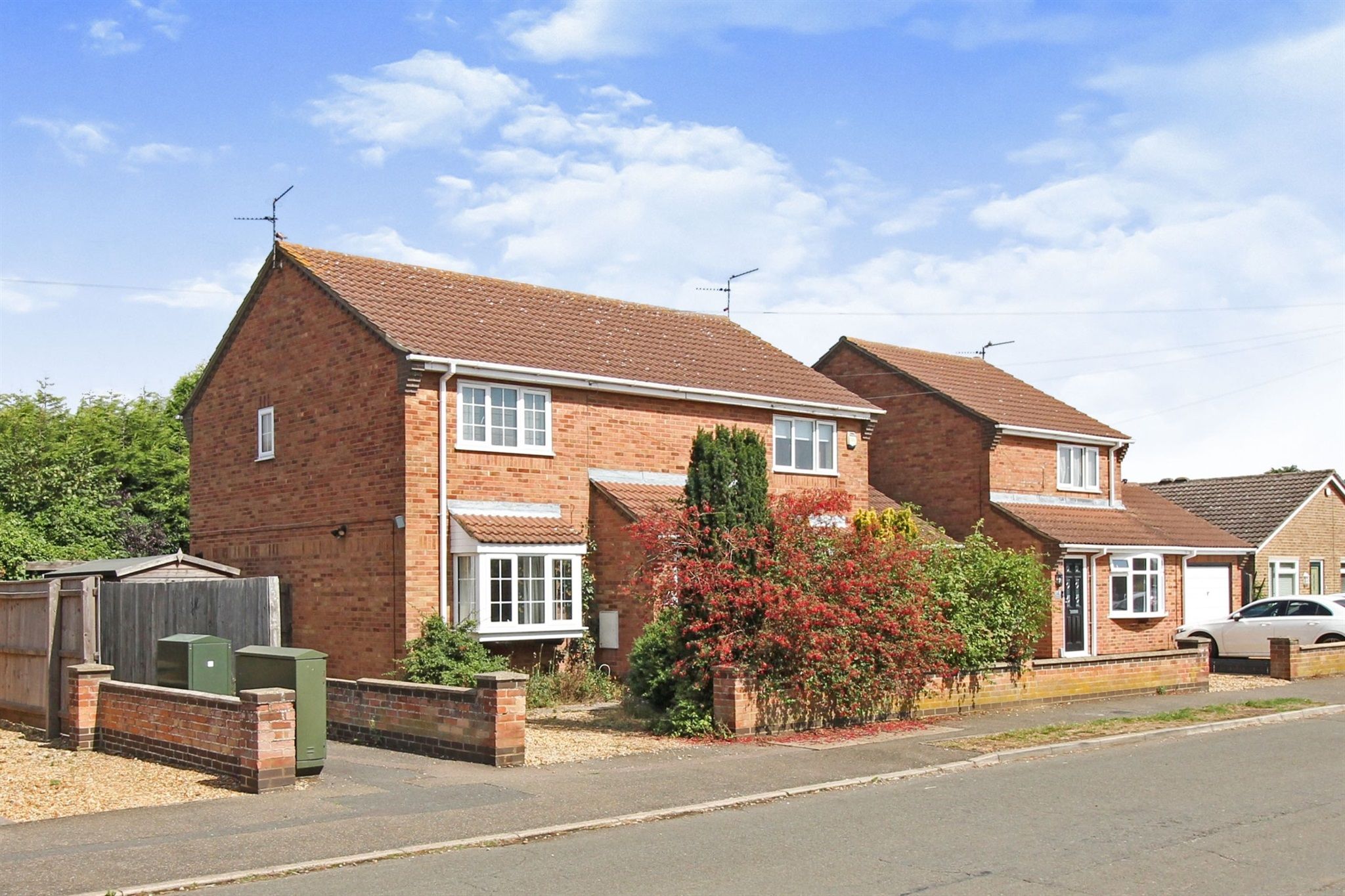 3 bed semidetached house for sale in Drybread Road, Whittlesey