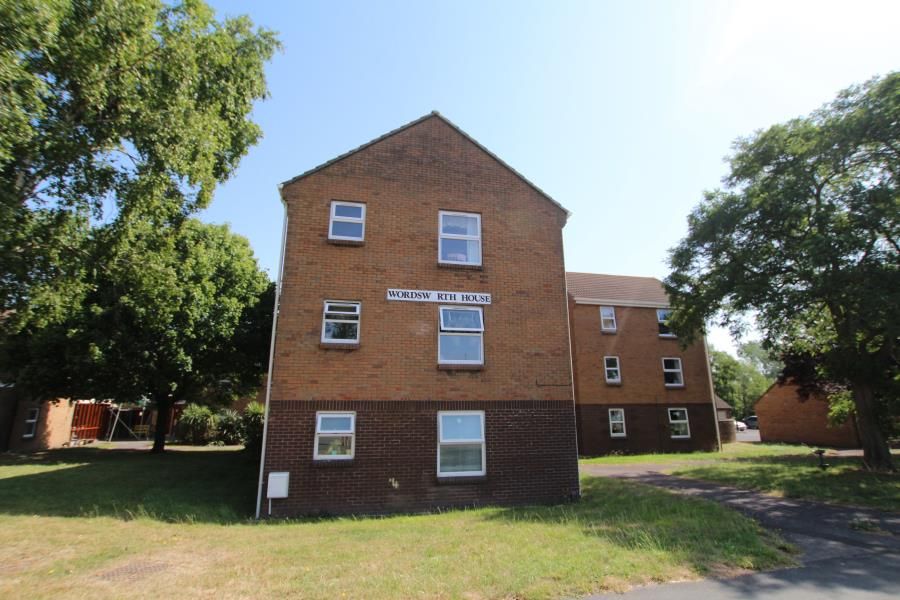 2 bed flat to rent in Cribbs Causeway Retail Park, Lysander Road