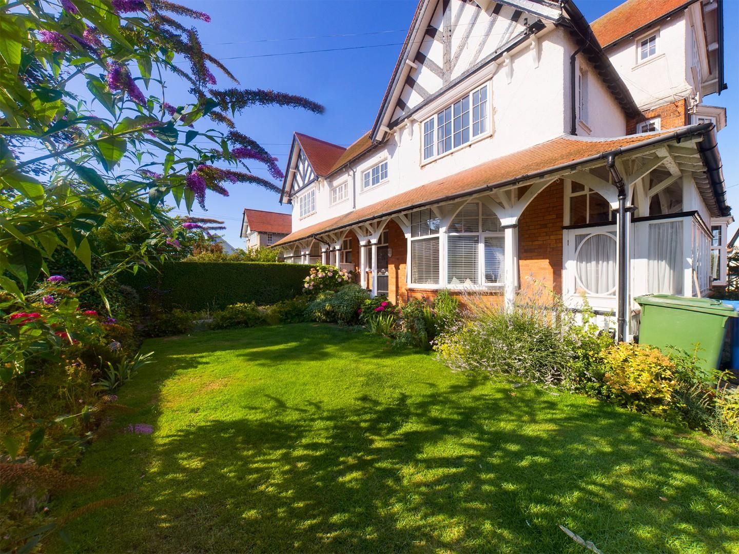 2 bed flat for sale in Holbeck Hill, Scarborough YO11 Zoopla