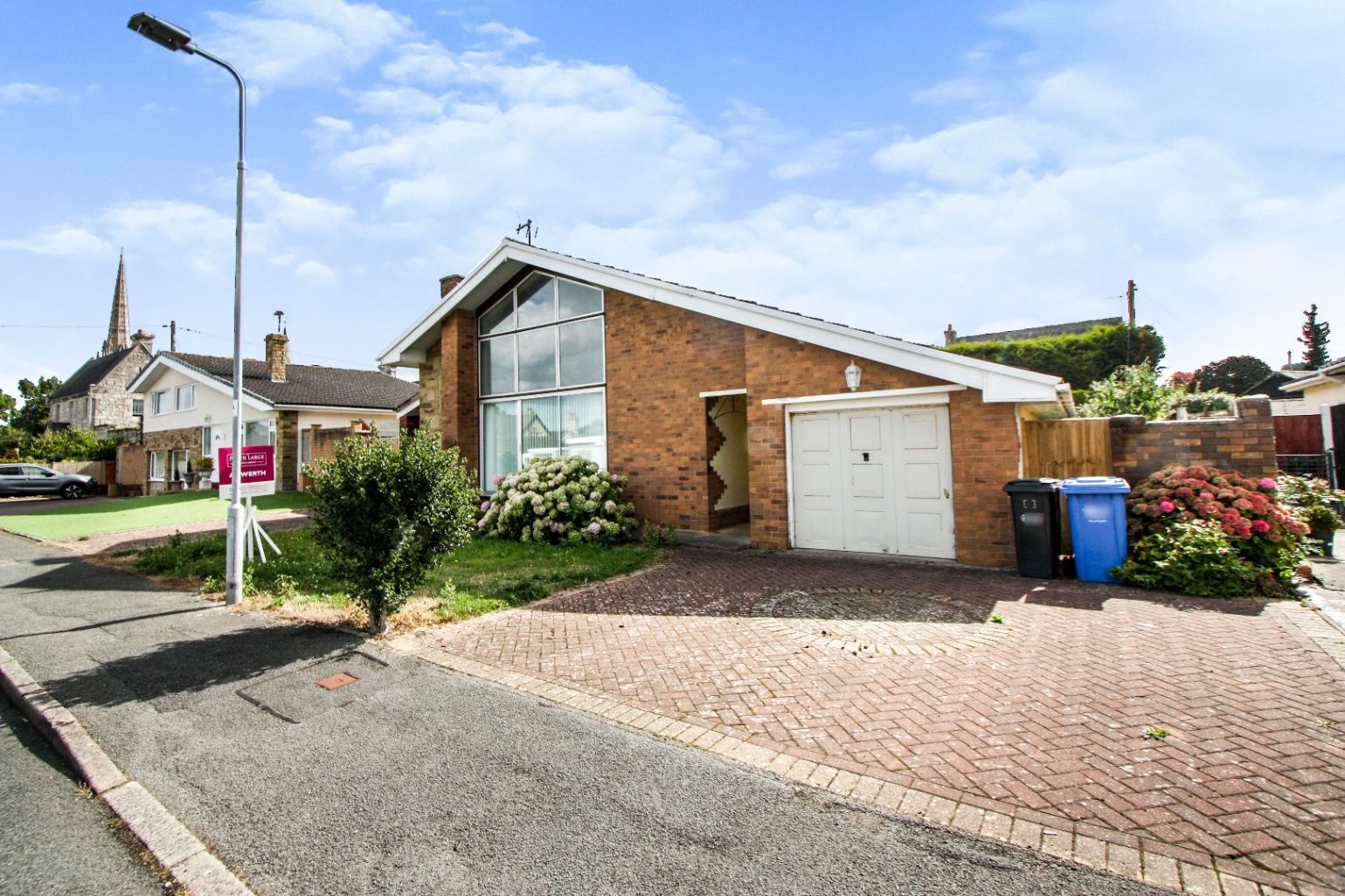3 bed bungalow for sale in Cilgant Eglwys Wen, Bodelwyddan, Rhyl LL18