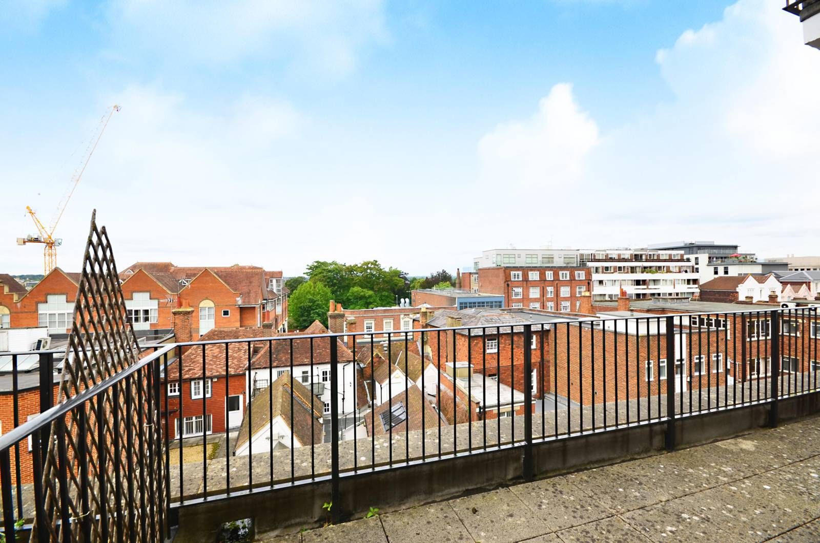 2 bed flat for sale in Sydenham Road, Guildford GU1 Zoopla
