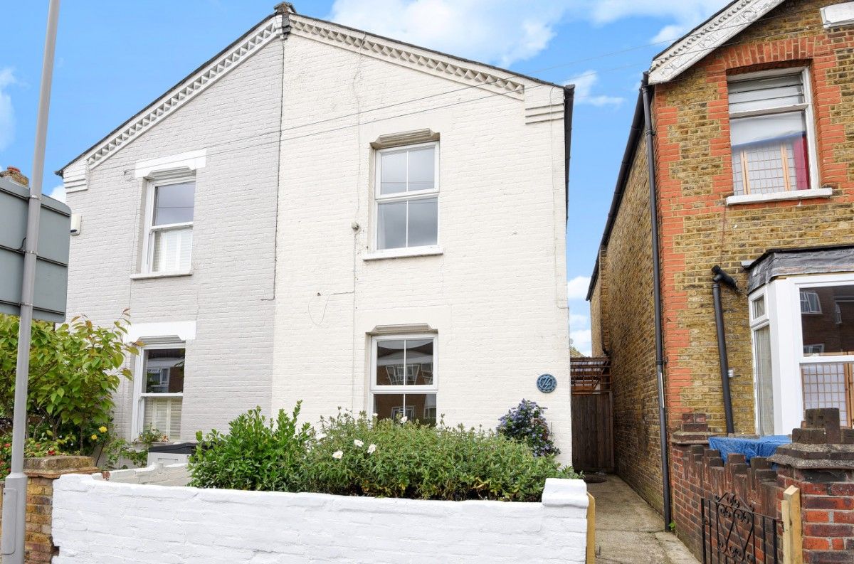 3 bed semidetached house for sale in Elm Road, Kingston Upon Thames