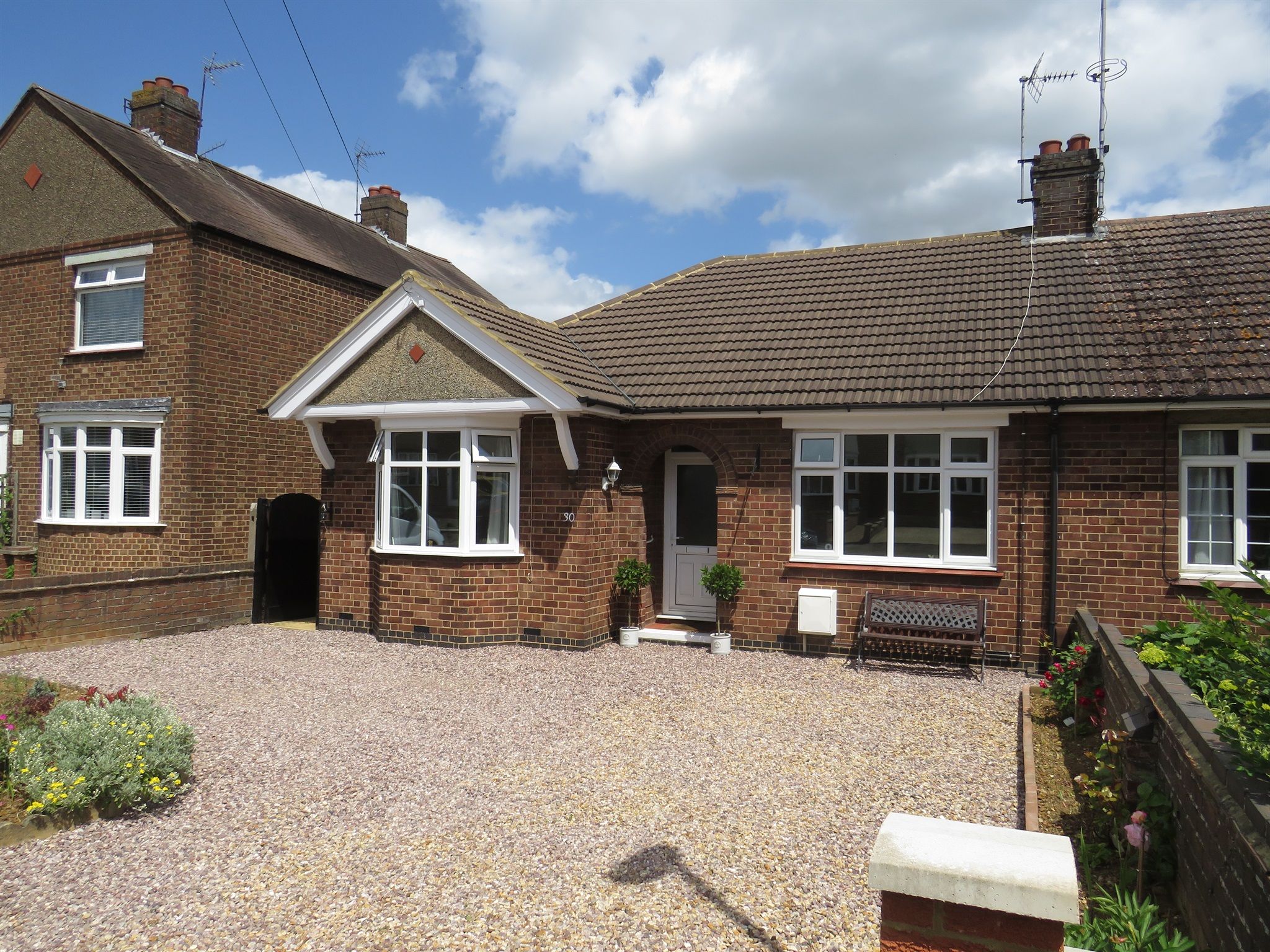 2 bed semidetached bungalow for sale in Hillside Road, Wellingborough