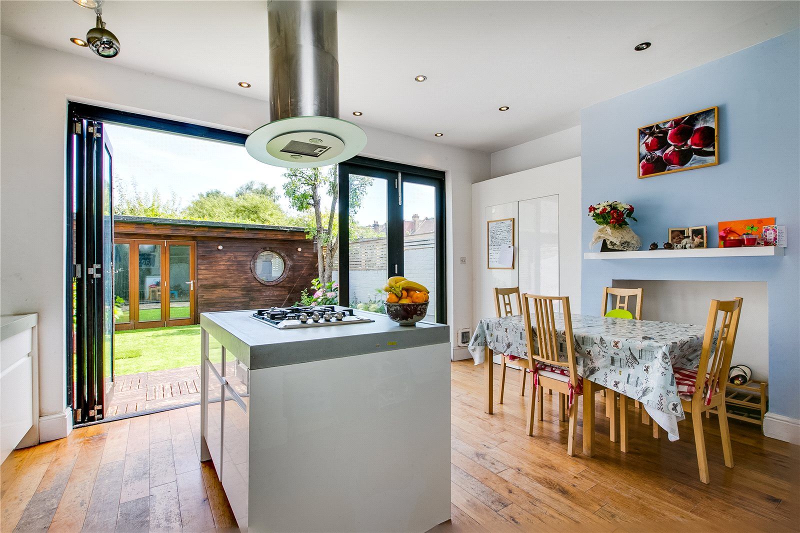 4 bed detached house to rent in Jersey Road, London SW17 Zoopla