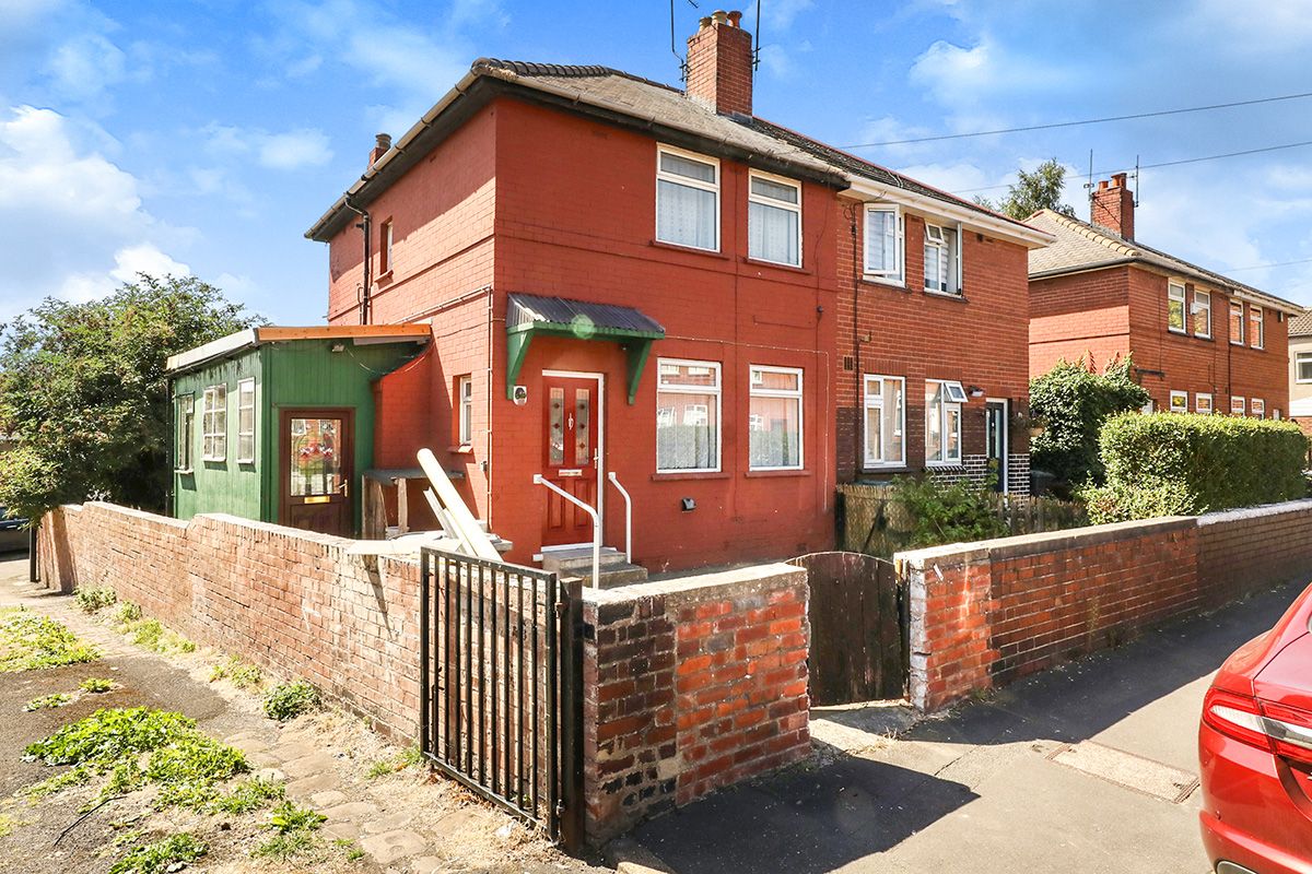 2 bed semidetached house to rent in Simpson Place, Mexborough, South