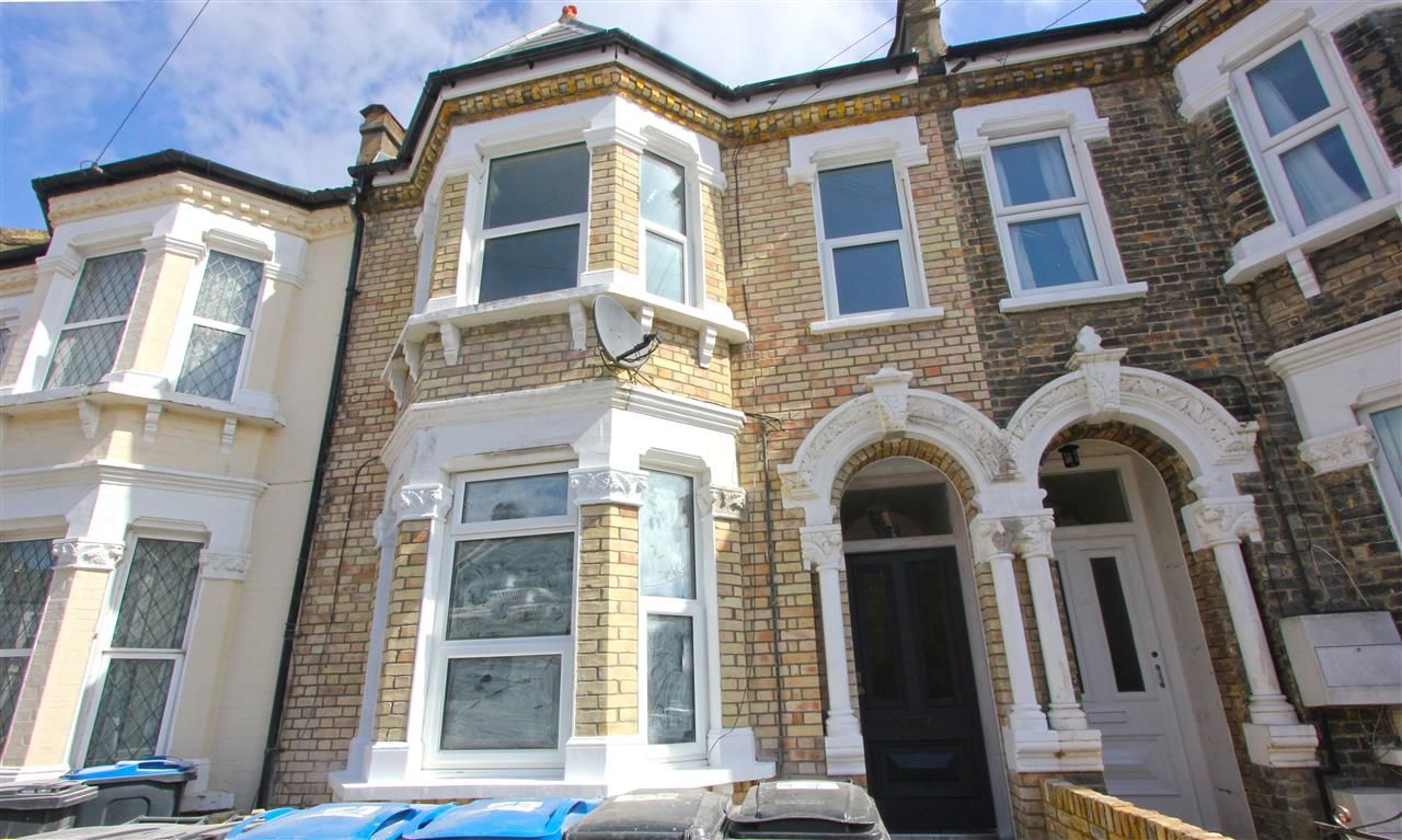 2 bed flat for sale in Gonville Road, Thornton Heath CR7 Zoopla