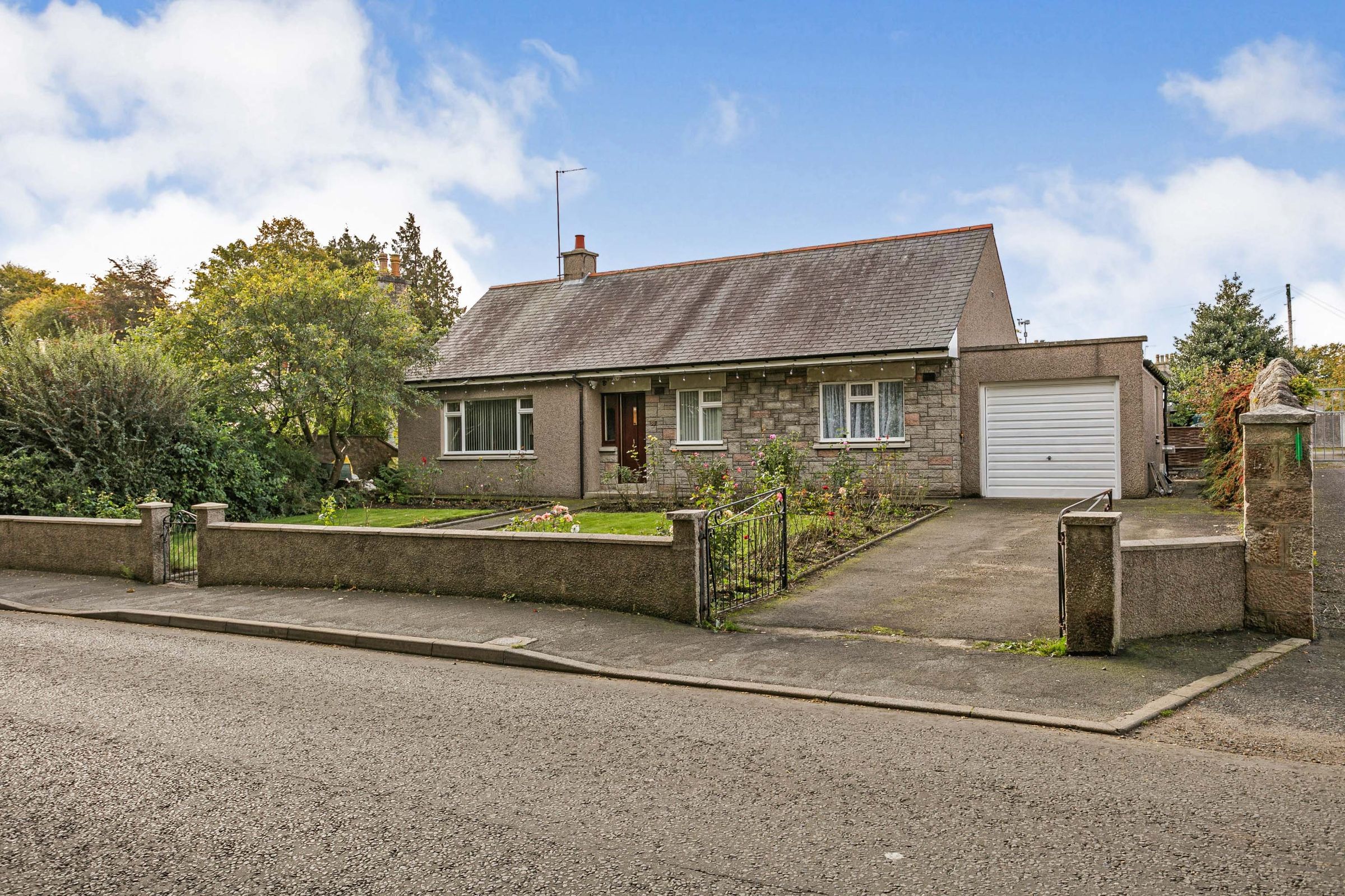 3 bed detached bungalow for sale in High Street, Insch AB52 Zoopla