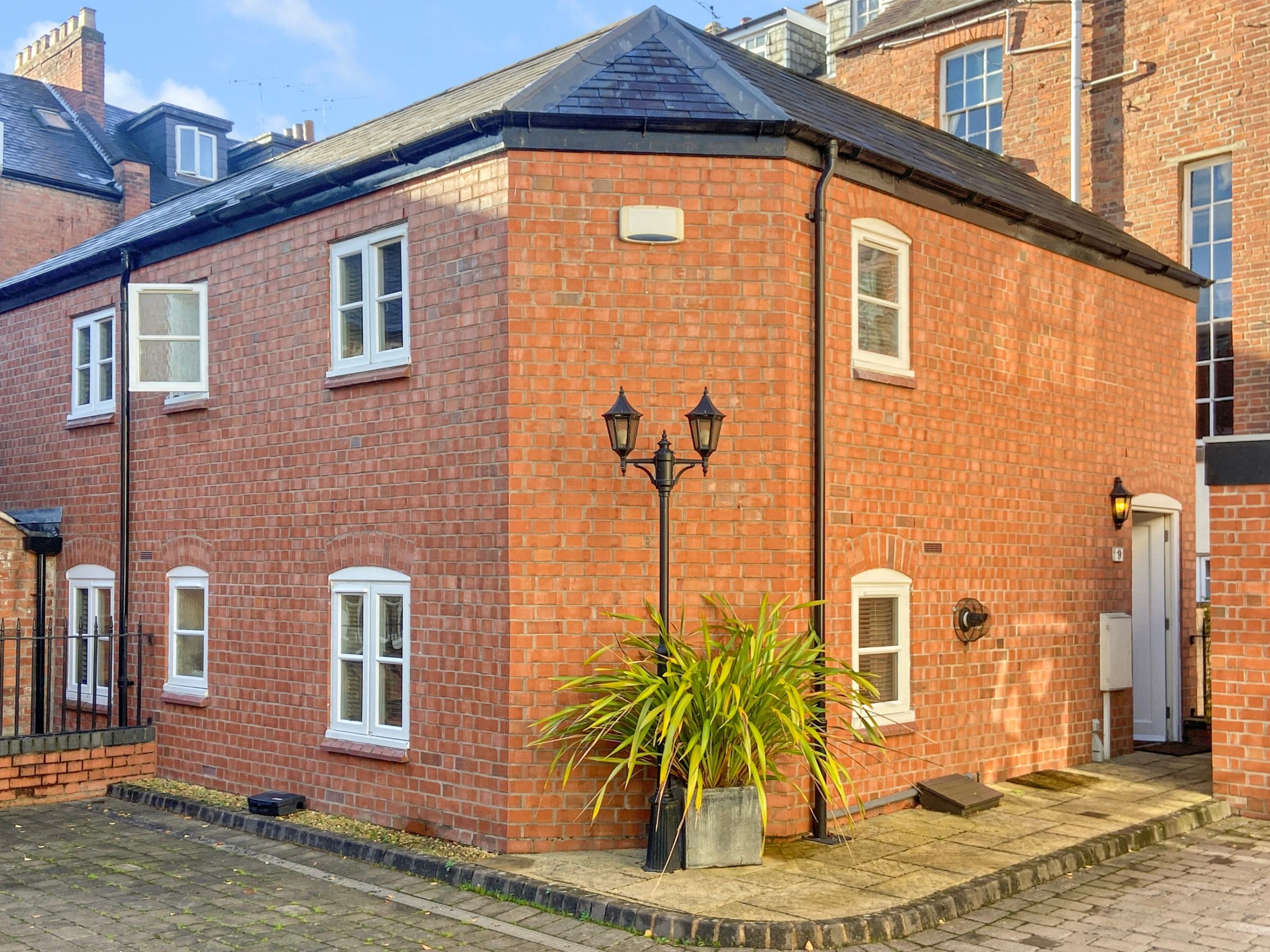 2 bed flat for sale in Chapel Court, Windsor Street, Leamington Spa