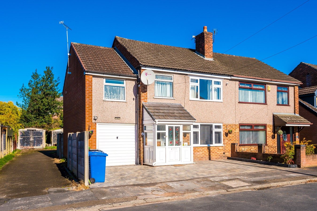 4 bed semidetached house for sale in Peel Close, Woolston, Warrington