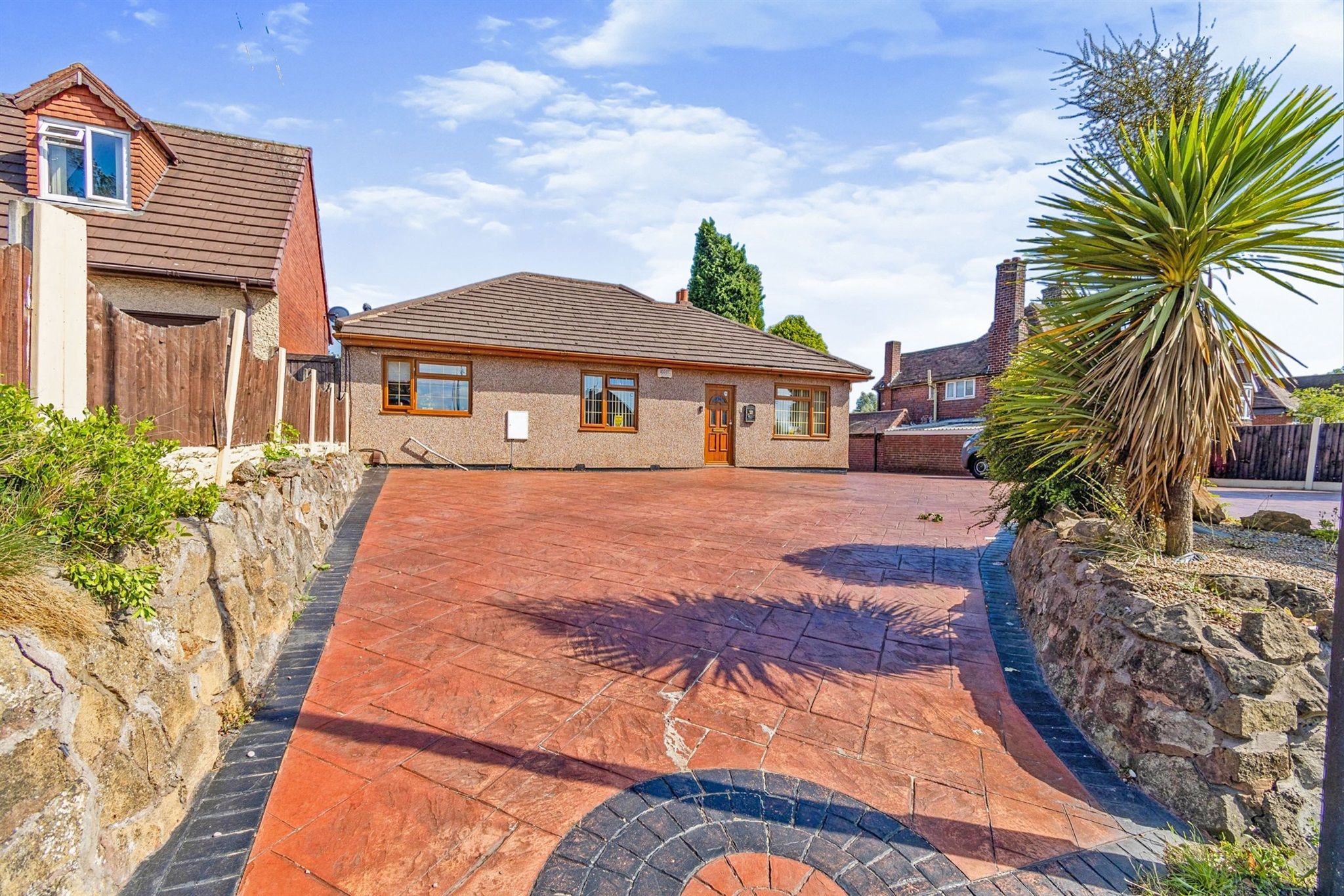 4 bed detached bungalow for sale in Lichfield Road, Shelfield, Walsall