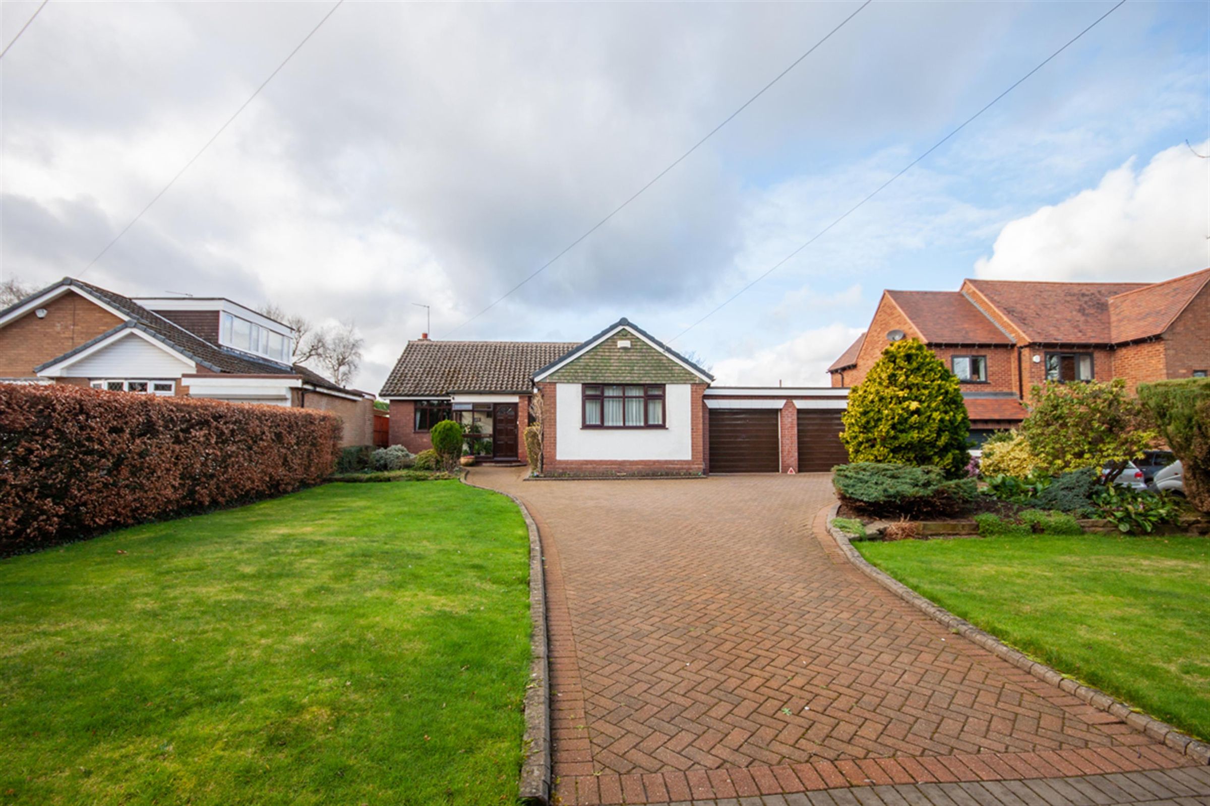 3 bed detached bungalow for sale in Burntwood Road, Hammerwich