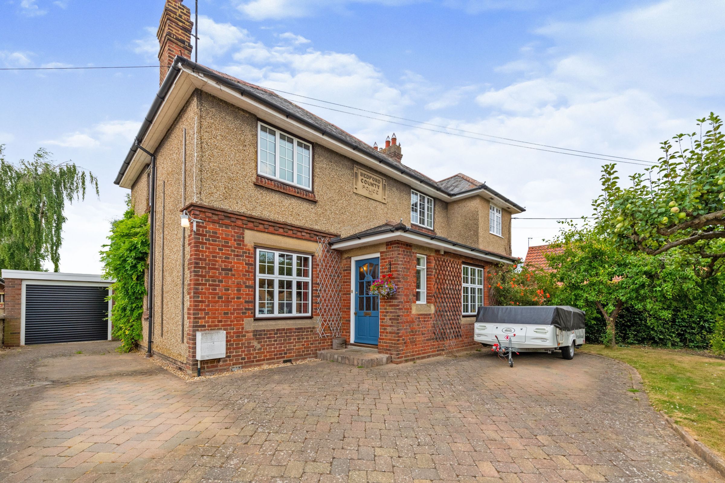4 bed detached house for sale in High Street, Riseley, Bedford MK44