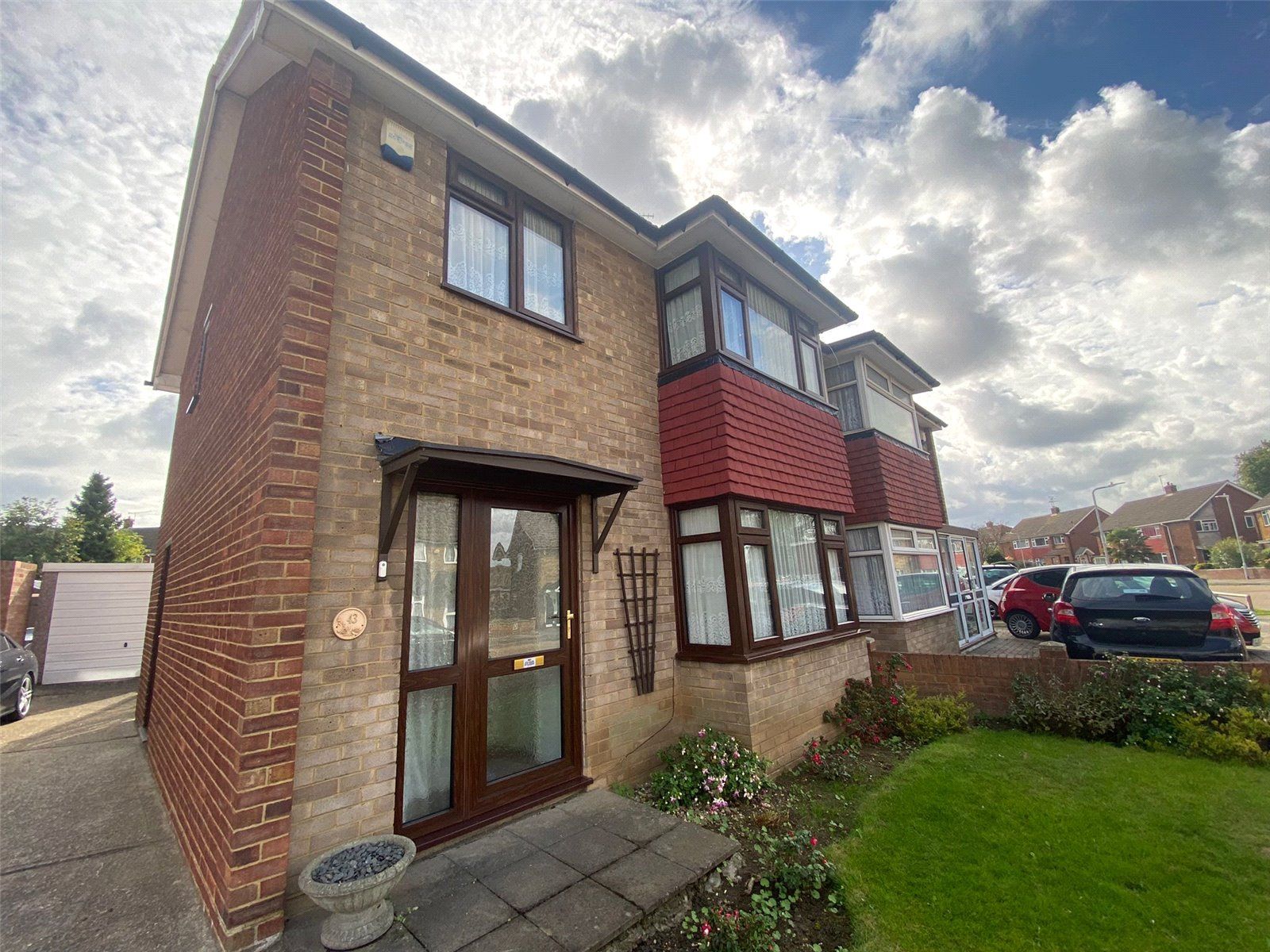 3 bed semidetached house for sale in Leander Drive, Gravesend, Kent