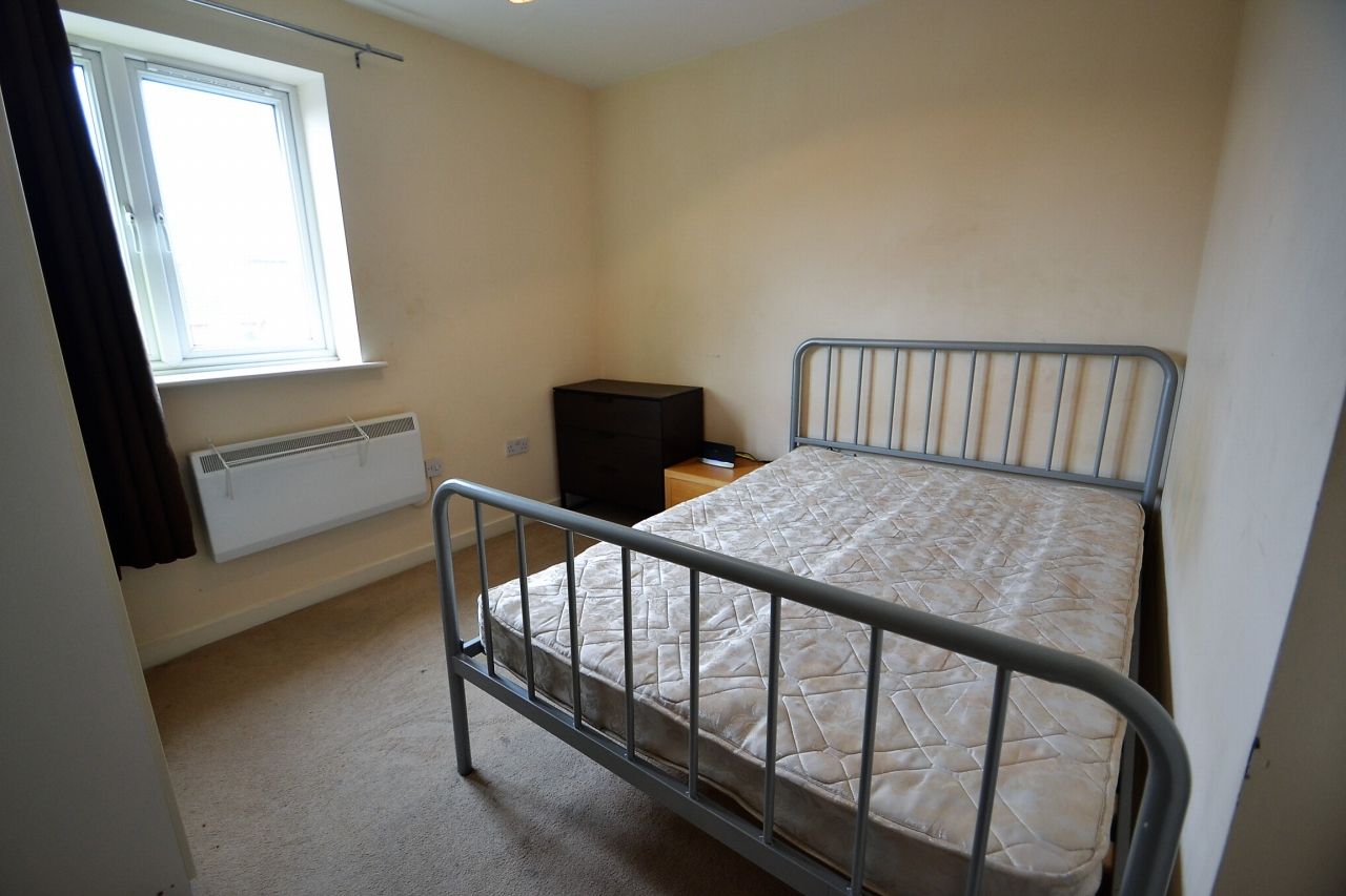 2 bed flat to rent in Old Birley Street, Hulme, Manchester, 5Rg. M15 Zoopla
