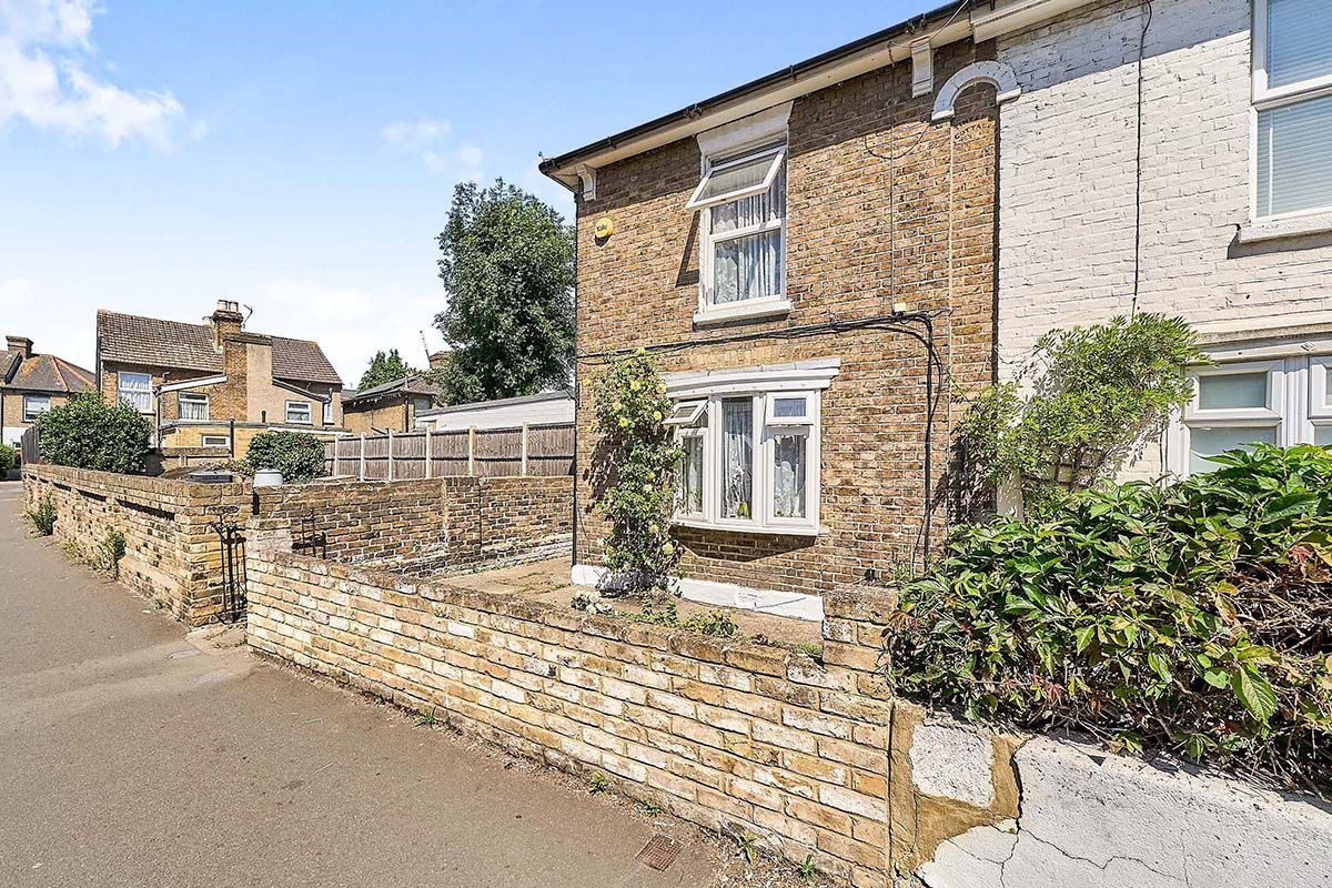 3 bed semidetached house for sale in Pears Road, Hounslow TW3 Zoopla