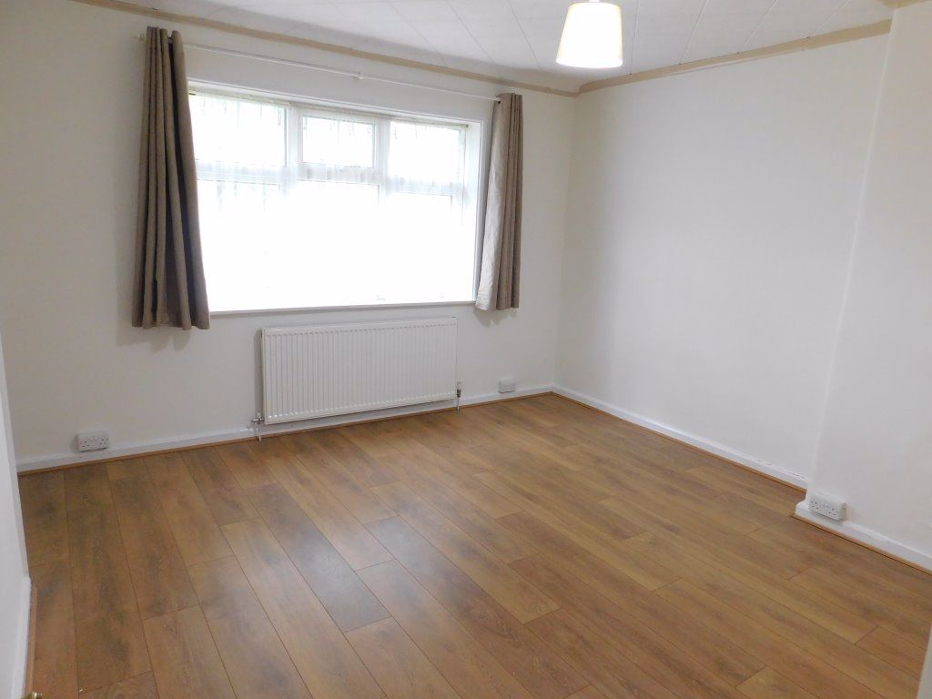 2 bed property to rent in Neath Gardens, Morden SM4 Zoopla