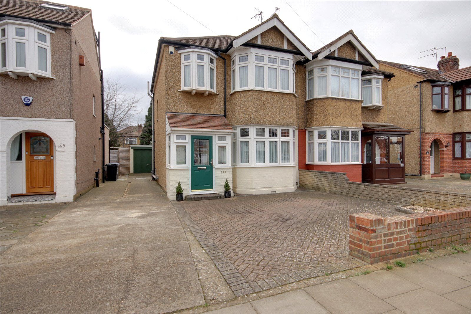 3 bed semidetached house for sale in Tenniswood Road, Enfield EN1 Zoopla