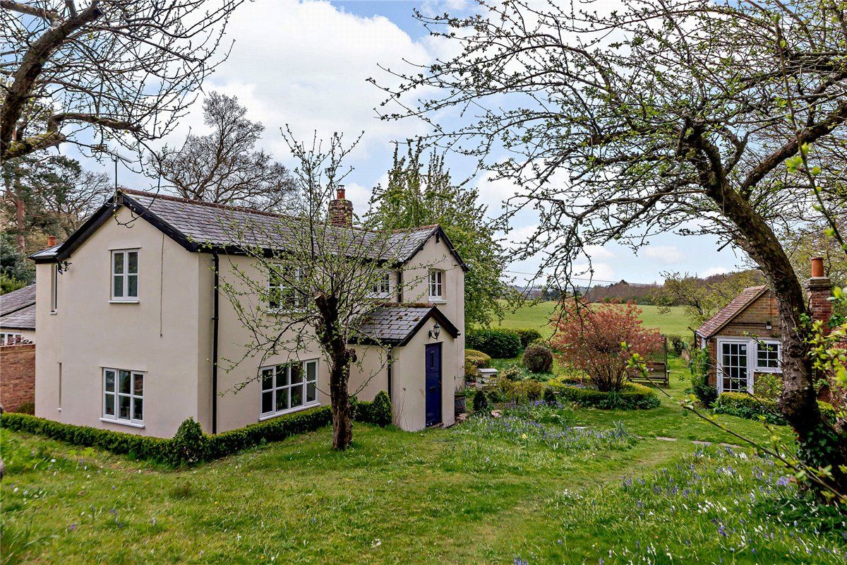 3 bed semidetached house for sale in Long Lane, Cold Ash, Thatcham