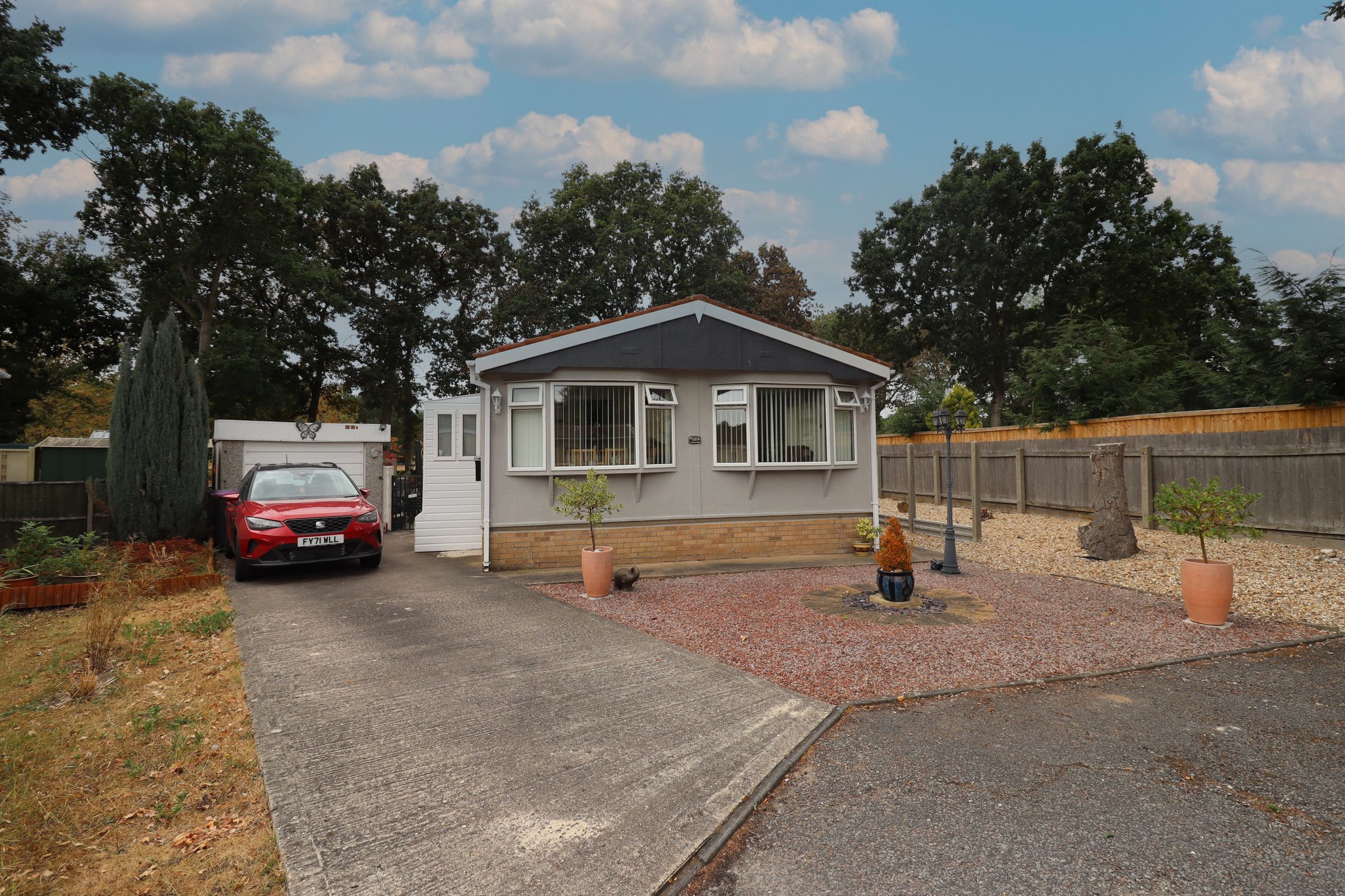 2 bed mobile/park home for sale in Broxburn Park, South Hykeham LN6