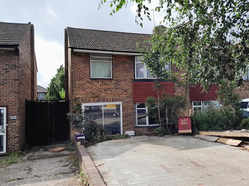 6 bed semidetached house for sale in Kingshill Avenue, Hayes