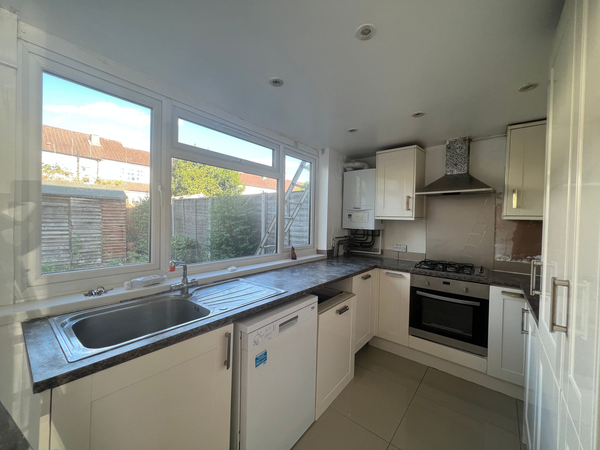 3 bed terraced house to rent in Thornton Road, Croydon CR0 Zoopla