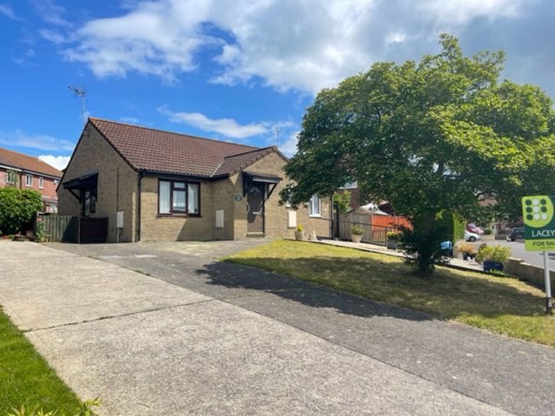 1 bed semidetached bungalow for sale in Malvern Court, Abbey Manor
