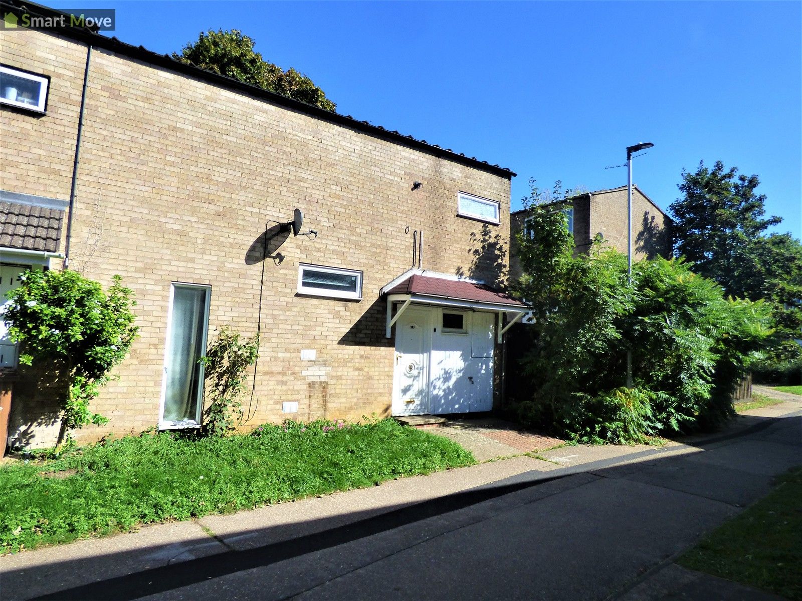 3 bed end terrace house for sale in Brookfurlong, Peterborough