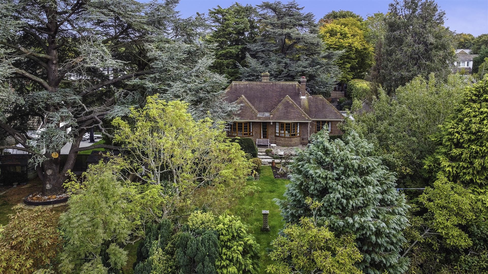 3 bed detached bungalow for sale in Sutton Lane, Banstead SM7 Zoopla