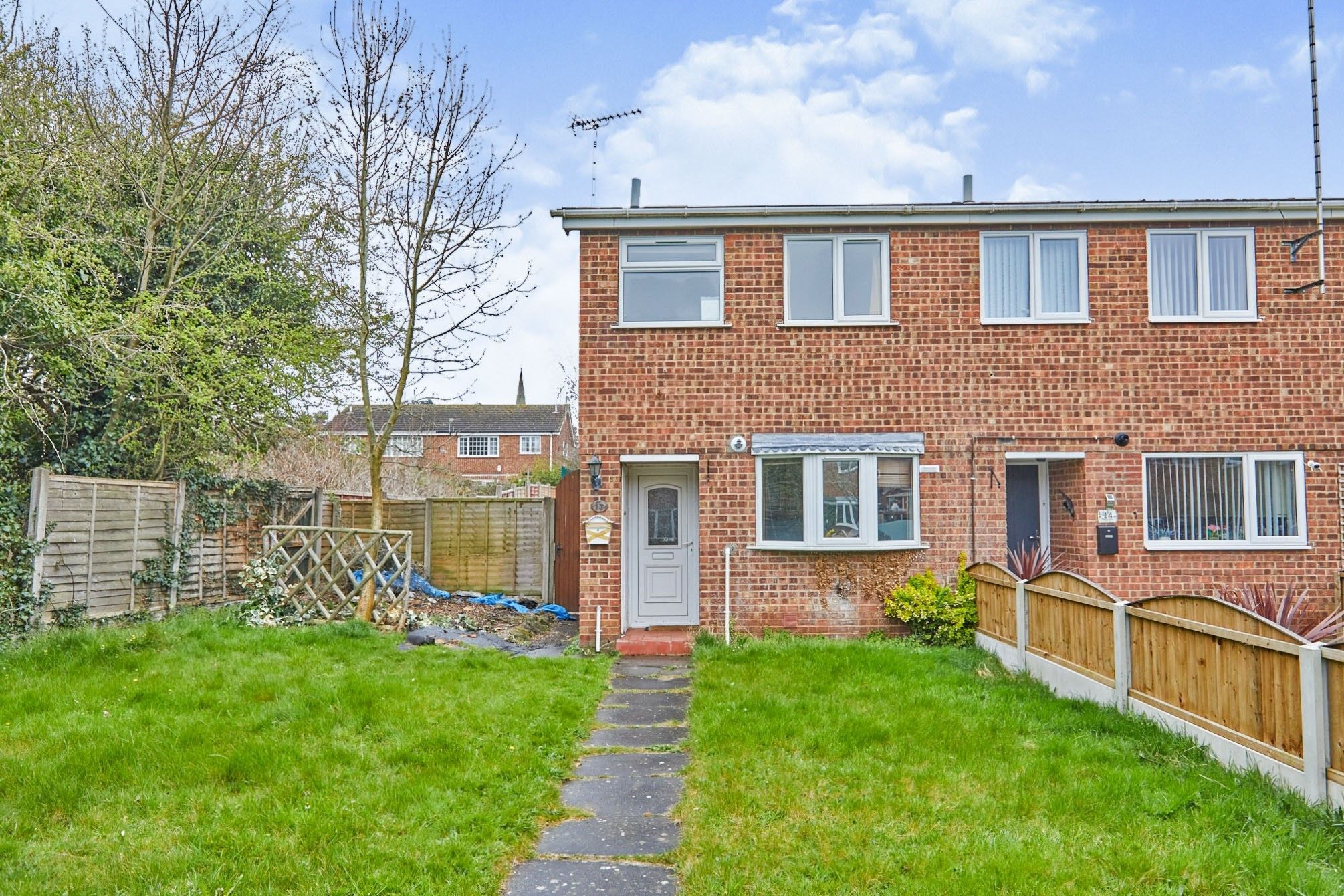 2 bed semidetached house for sale in Ascot Close, BurtonOnTrent DE15
