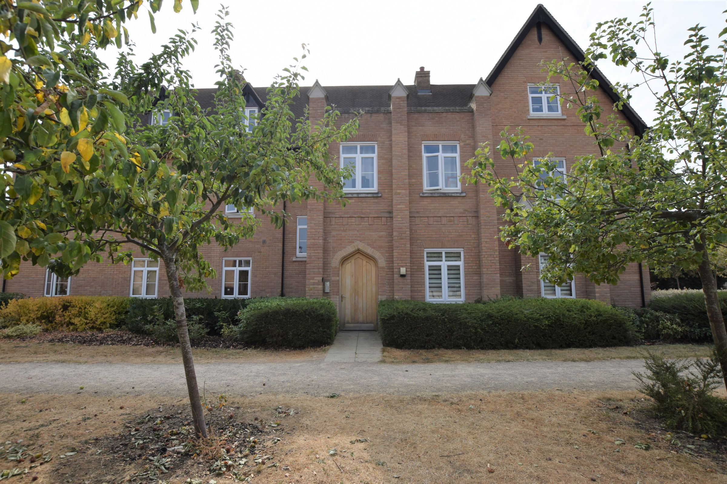 3 bed flat to rent in Gatekeeper Walk, Little Paxton, St. Neots PE19