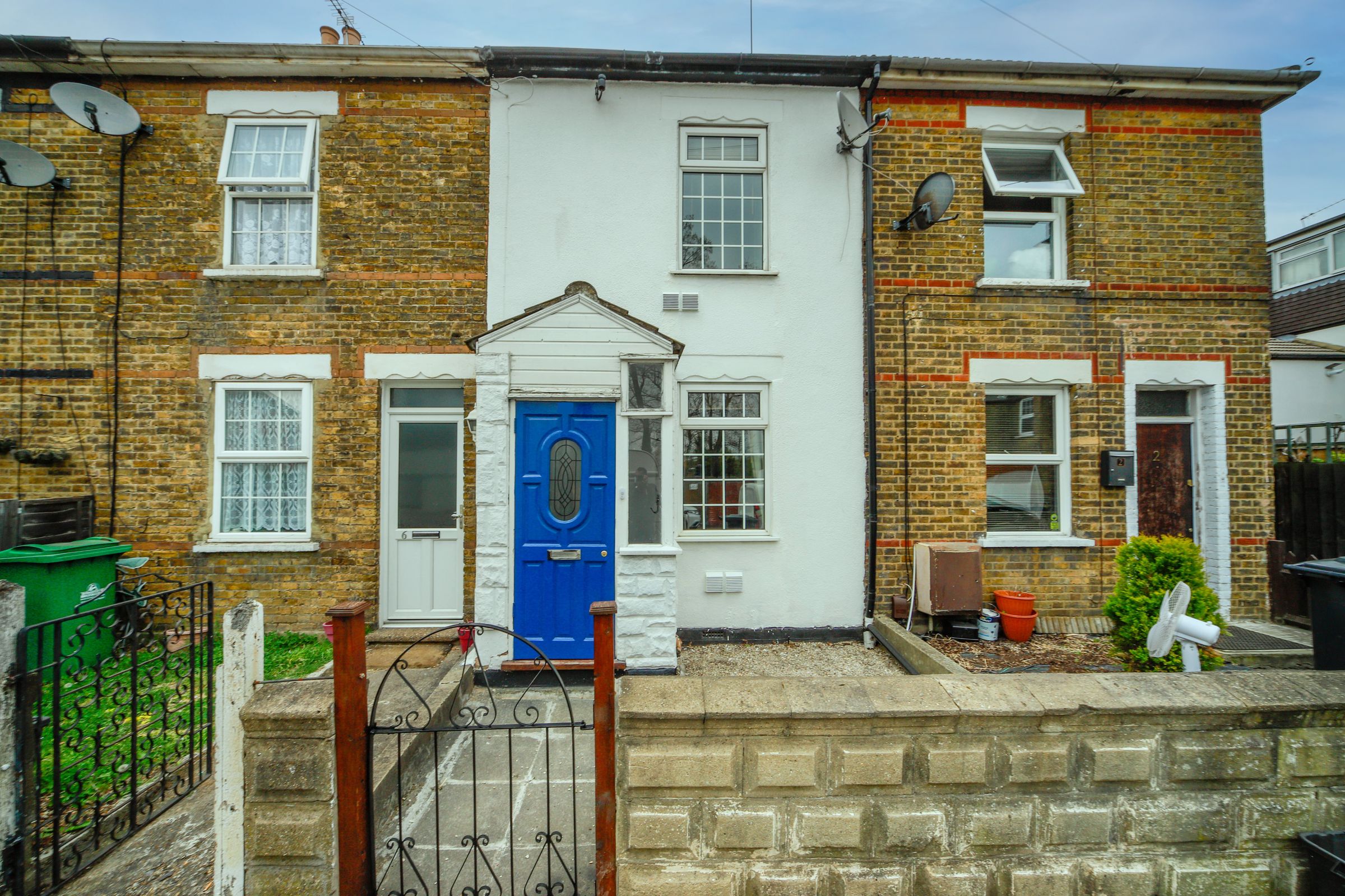 3 bed terraced house for sale in Kings Road, Waltham Cross EN8 Zoopla