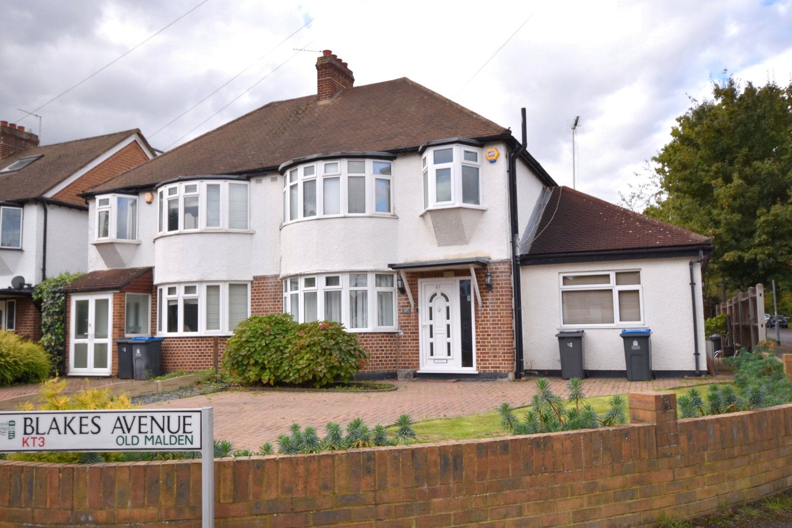 4 bed semidetached house for sale in Blakes Avenue, New Malden KT3