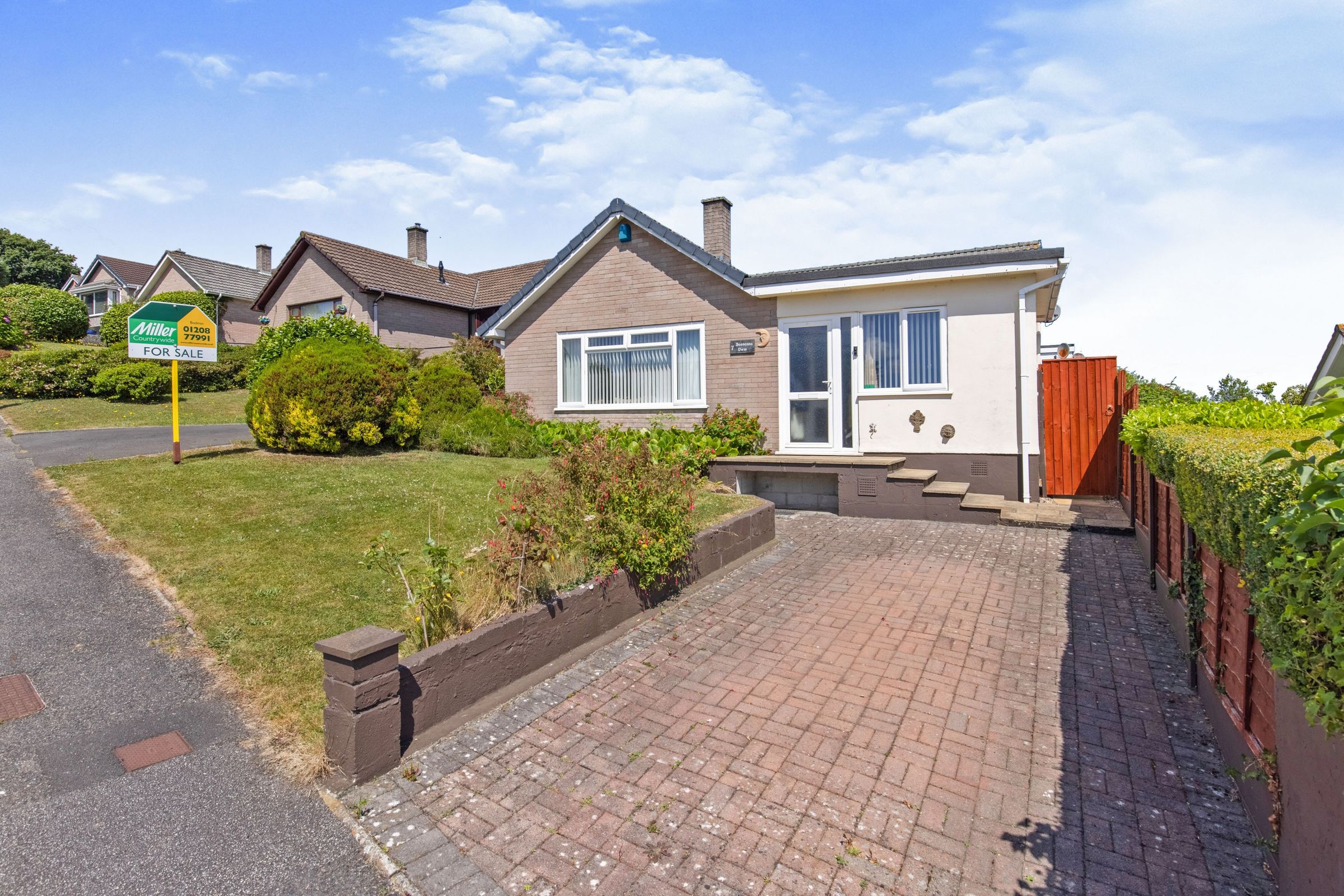 3 bed bungalow for sale in Bosvenna View, Bodmin, Cornwall, England
