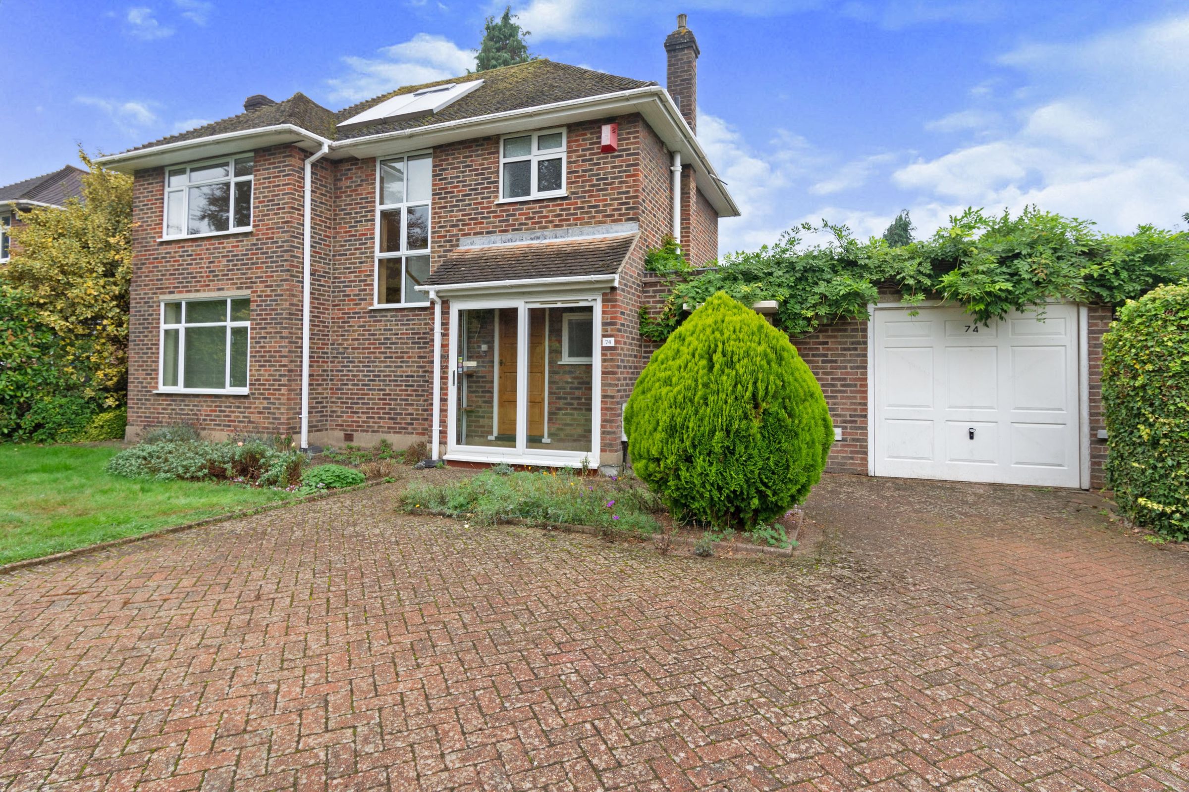 3 bed detached house for sale in Hayes Lane, Kenley CR8 - Zoopla