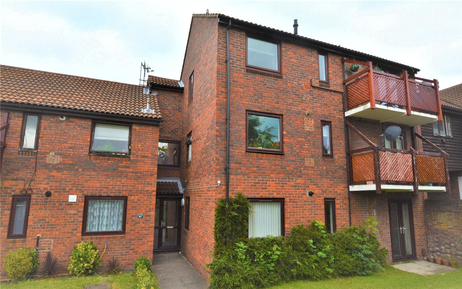 1 bed flat to rent in Ashfield Avenue, Bushey, Hertfordshire WD23 Zoopla