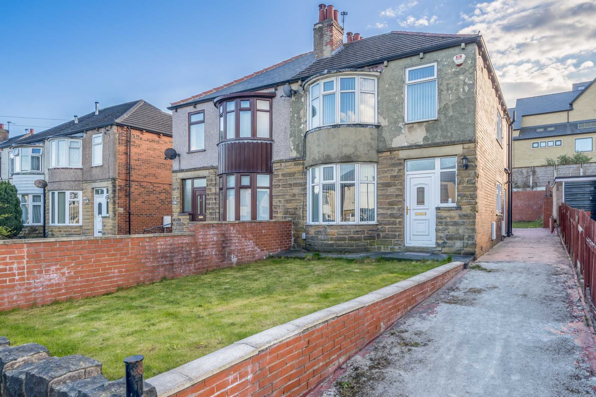 4 bed semidetached house for sale in Headfield Road, Dewsbury WF12