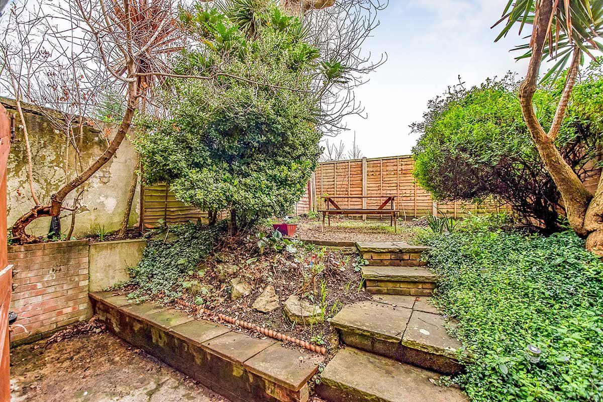 2 bed flat for sale in Lewisham Way, London SE14 Zoopla