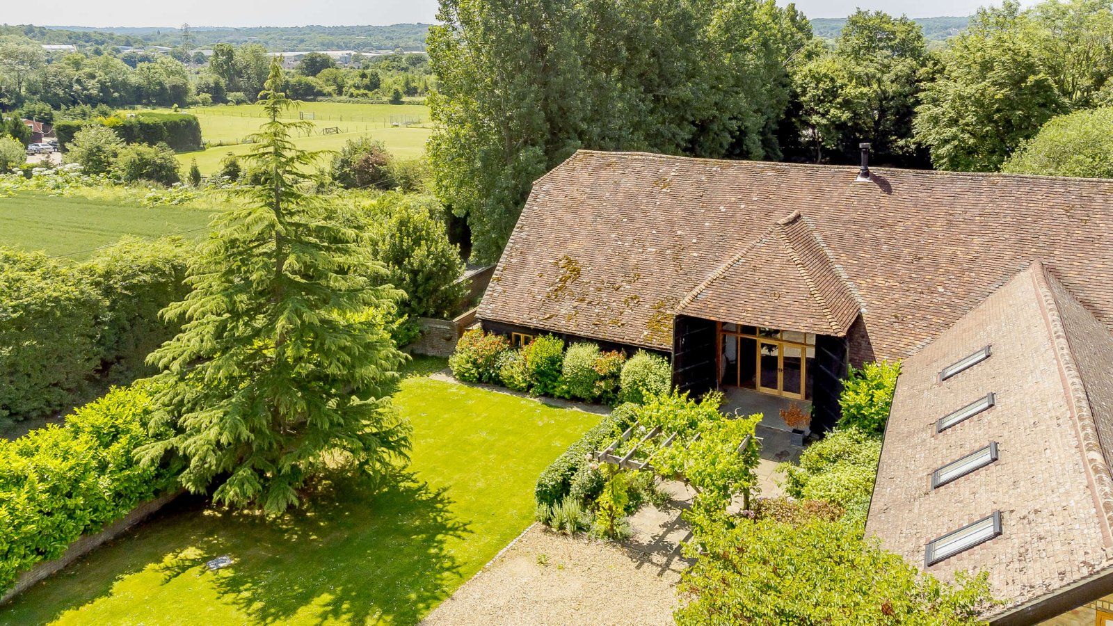 5 bed barn conversion for sale in Rochester Road, Aylesford, Kent ME20