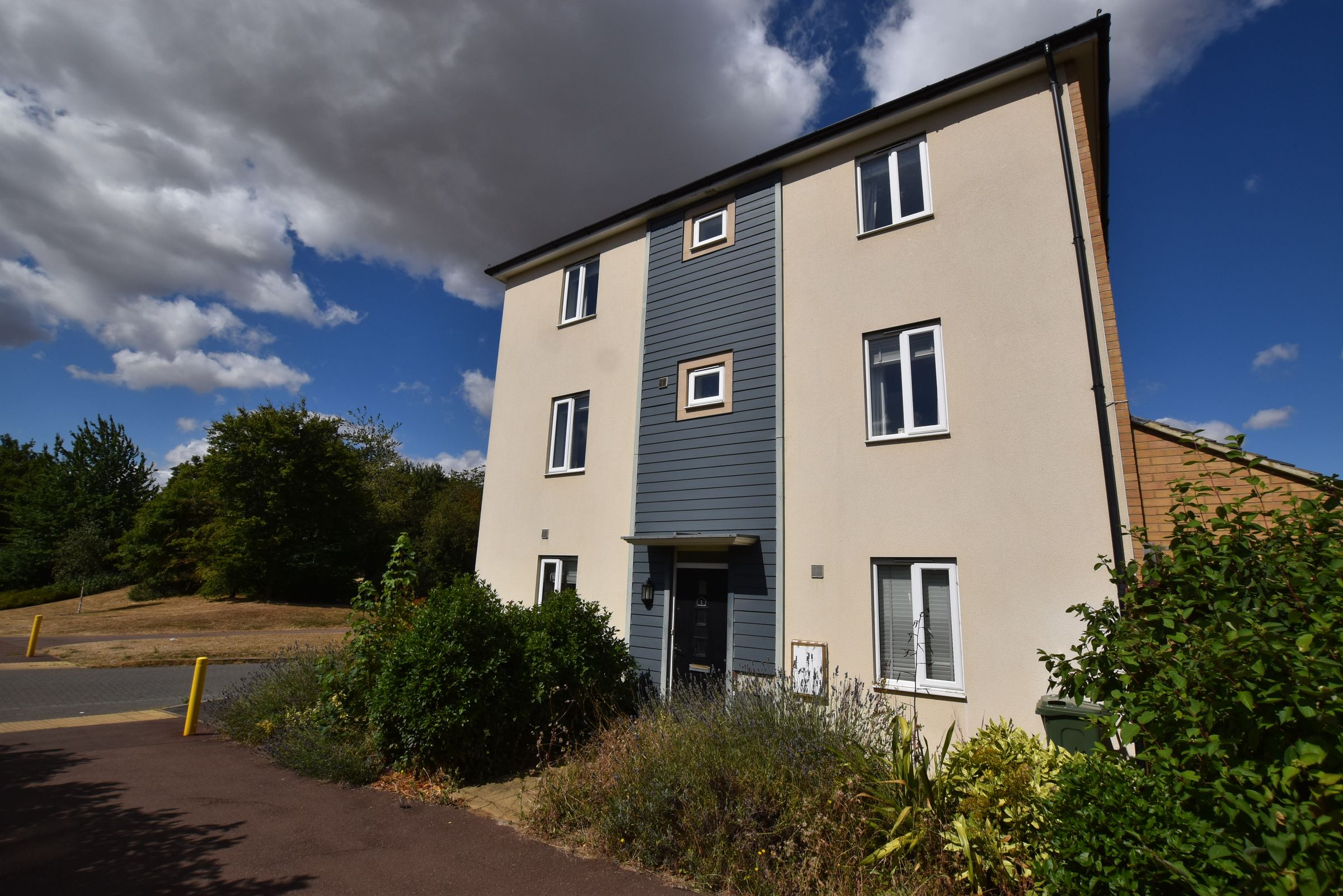 4 bed terraced house to rent in Carter Grove, Wolverton, Milton Keynes