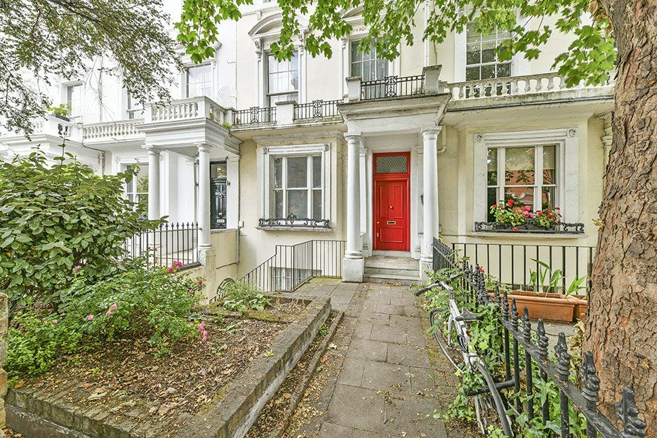 1 bed flat for sale in Kensington Church Street, Kensington, London W8