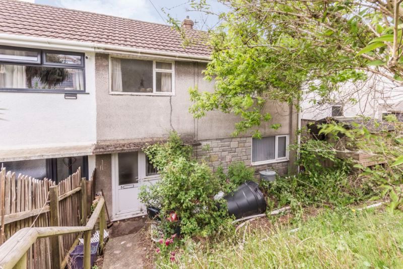 3 bed semidetached house for sale in Malvern Close, Risca, Newport
