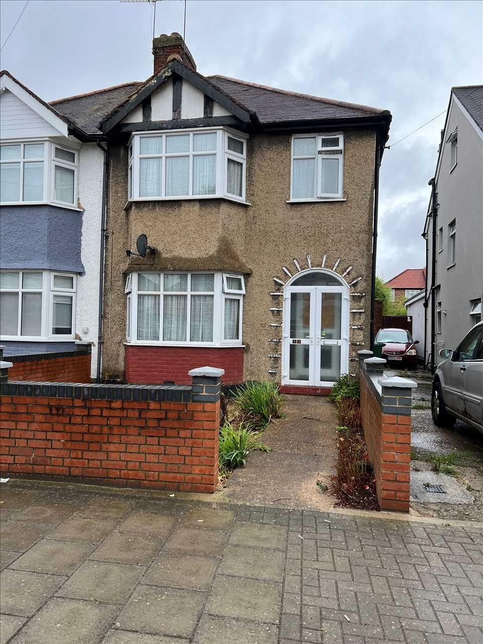 3 bed semidetached house for sale in Axholme Avenue, Burnt Oak