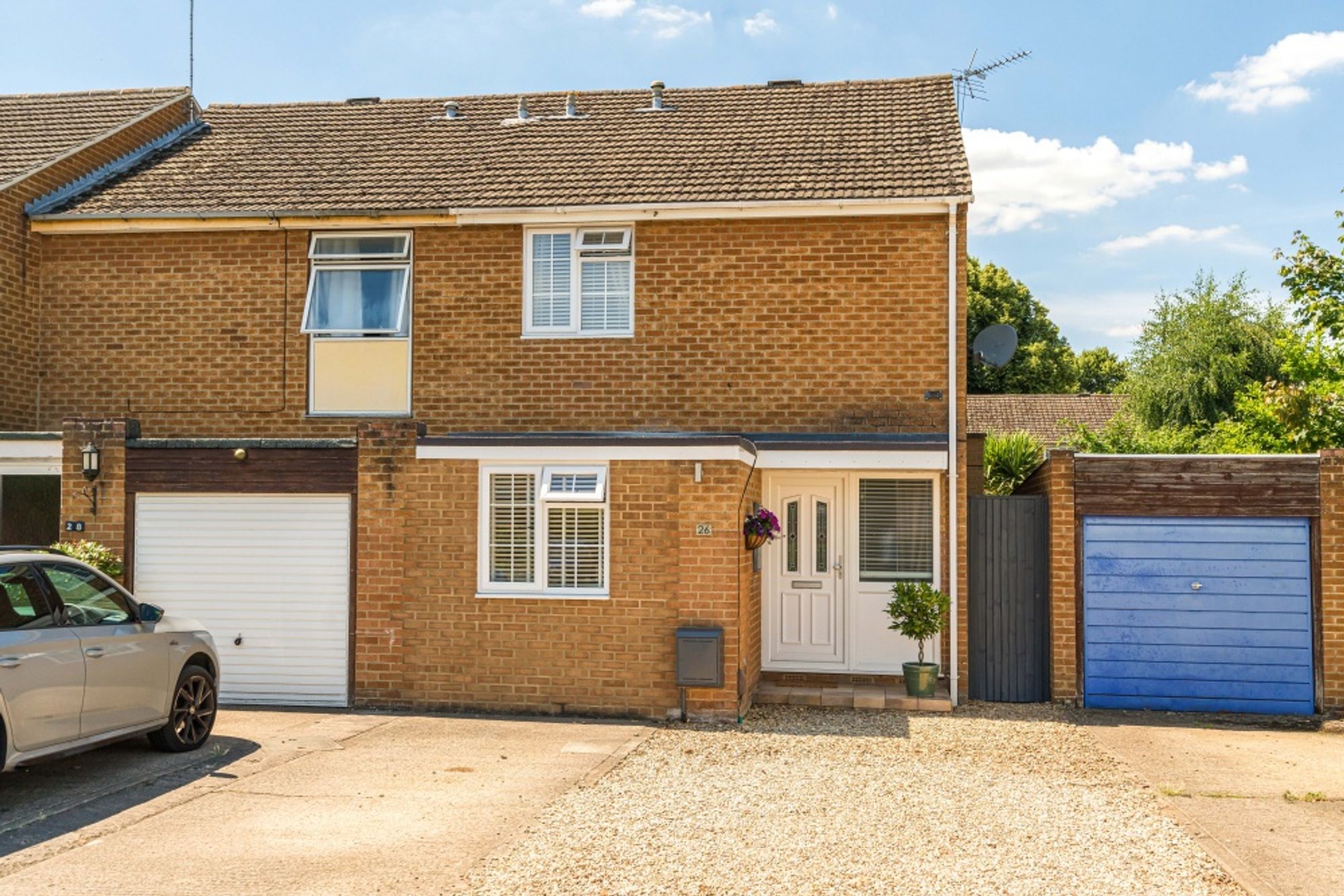 4 bed end terrace house for sale in Hedgemead Avenue, Abingdon OX14
