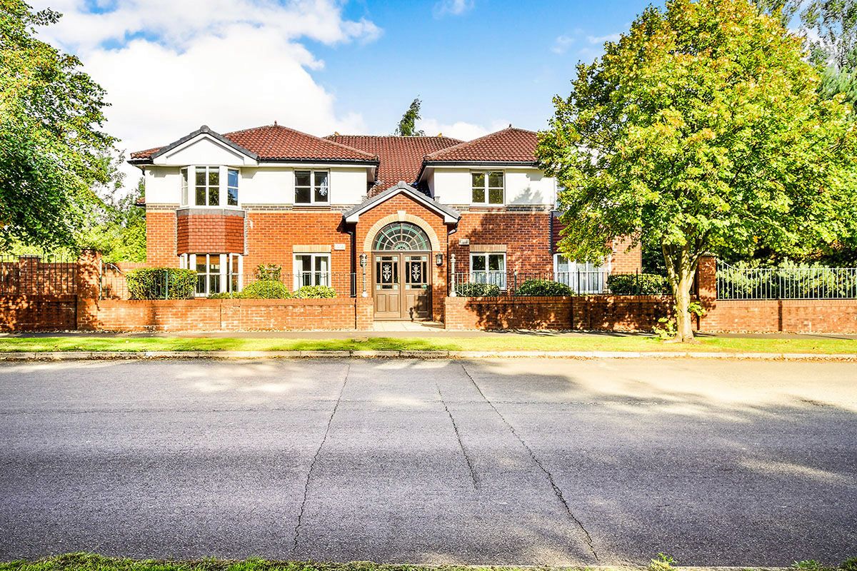 Pinewood Road, Wilmslow SK9  