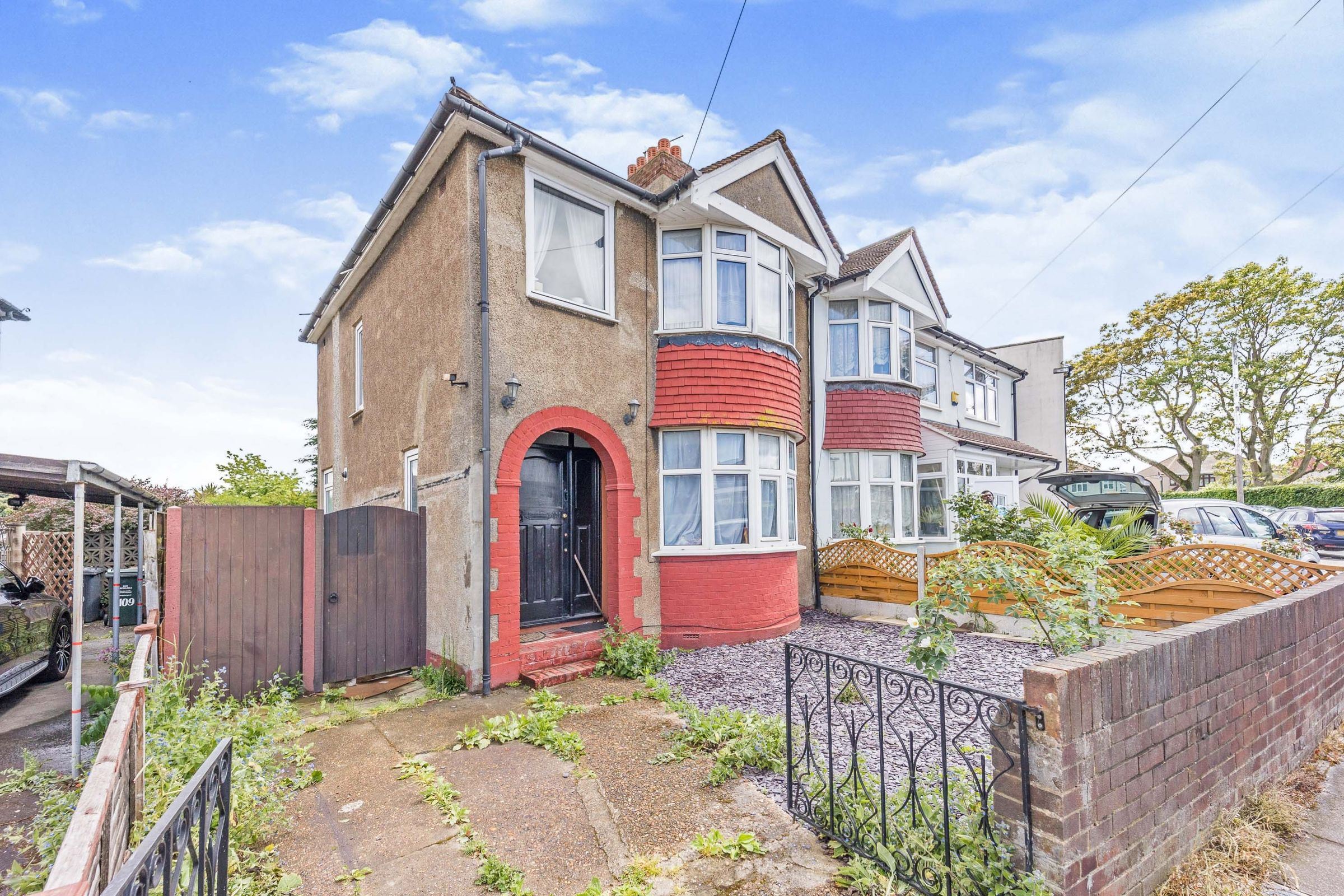 3 bed semidetached house for sale in Wentworth Drive, West Dartford