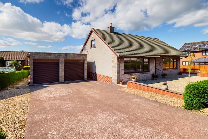 5 bed property for sale in Douglas Street, Carluke ML8 Zoopla