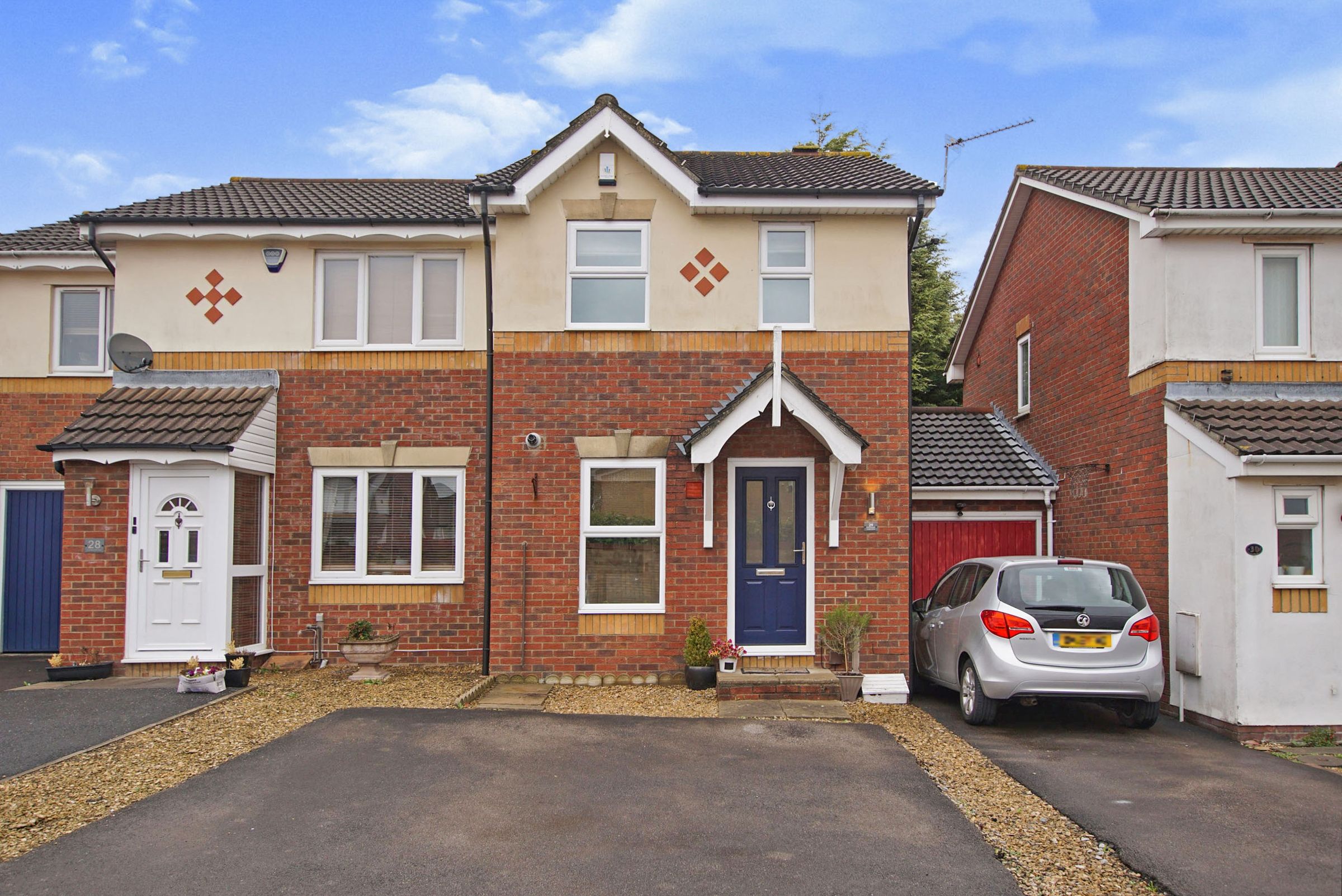 2 Bed Semi Detached House For Sale In Linden Drive Bradley Stoke